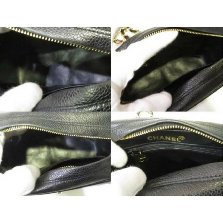 MINT. Vintage Chanel black caviar leather 2.55 camera bag style shoulder bag. In Excellent Condition For Sale In Kashiwa, Chiba
