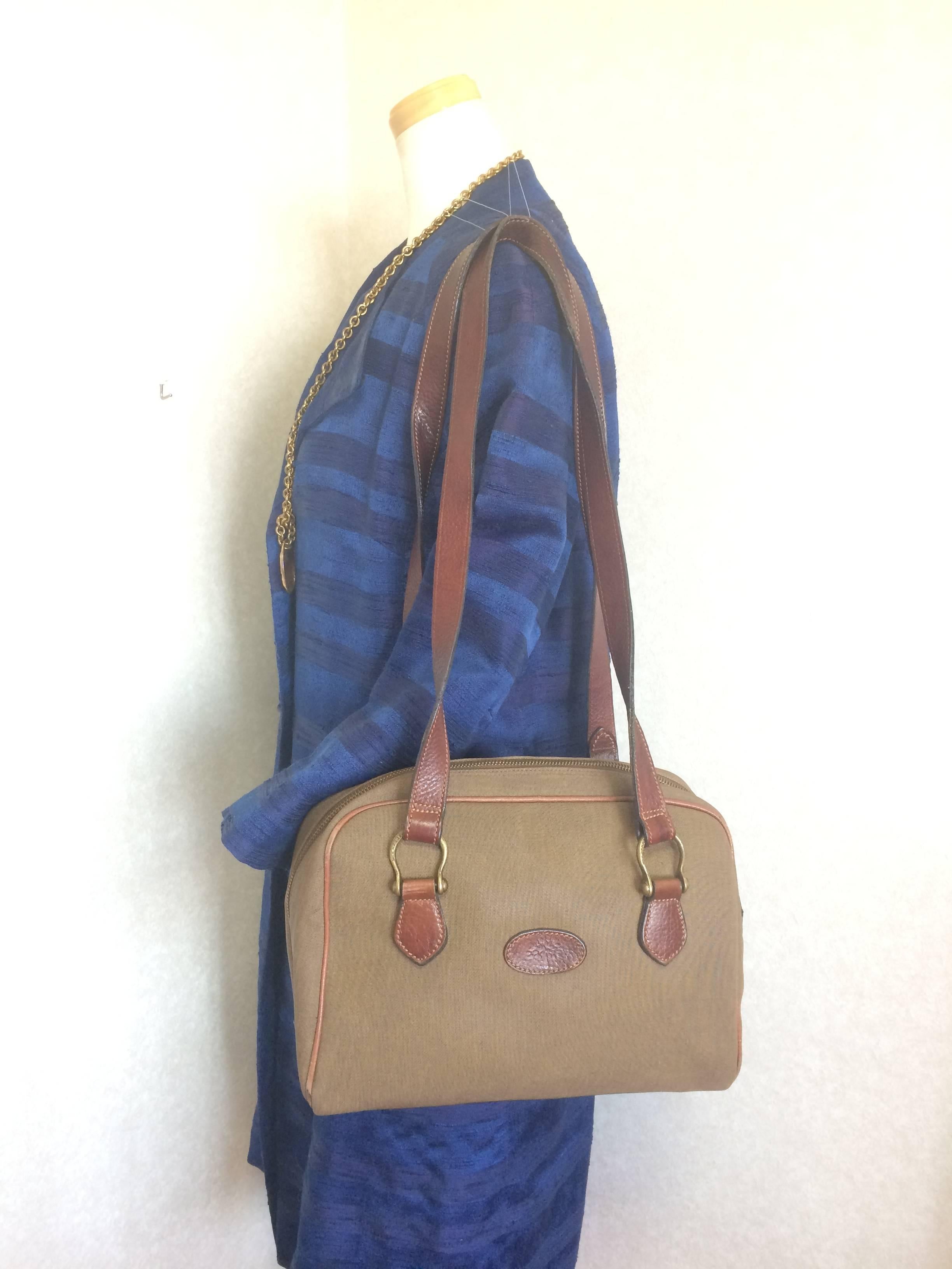 Vintage Mulberry khaki shoulder bag with fabric and brown leather mix trimmings. For Sale 2