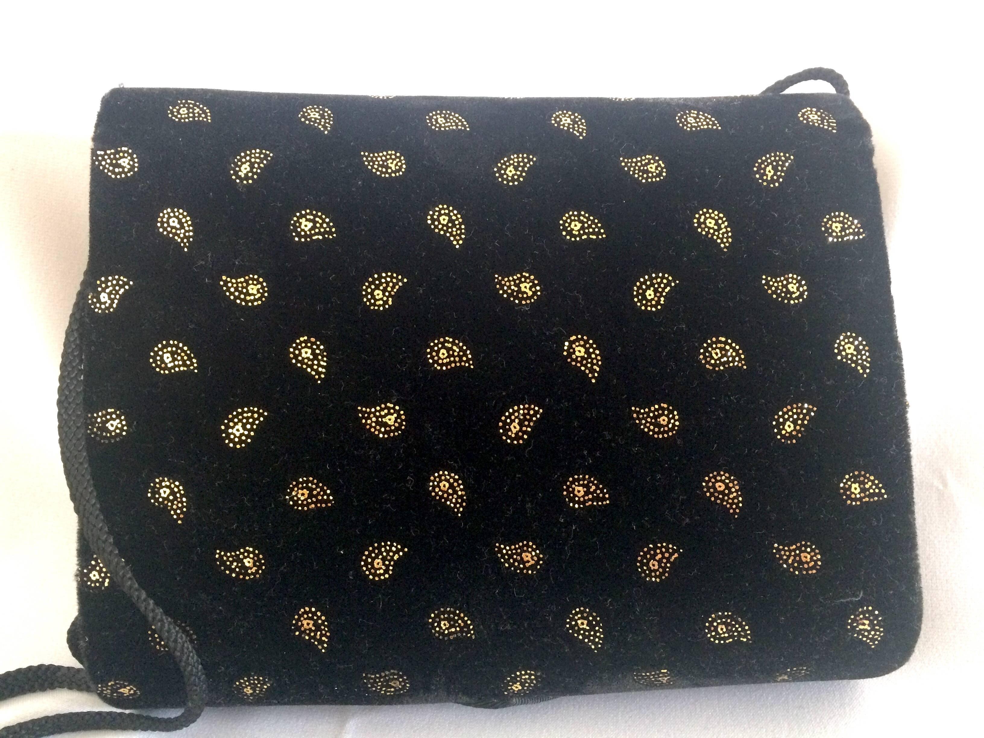 Vintage LANVIN black velvet and fabric clutch shoulder bag with paisley prints. In Good Condition For Sale In Kashiwa, Chiba