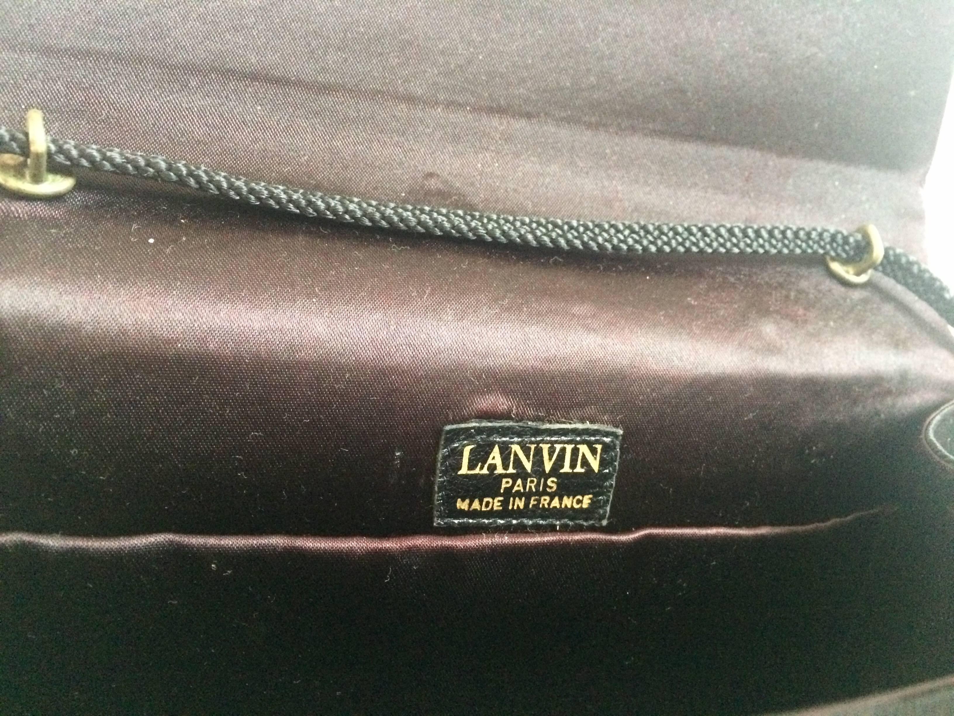 Vintage LANVIN black velvet and fabric clutch shoulder bag with paisley prints. For Sale 2