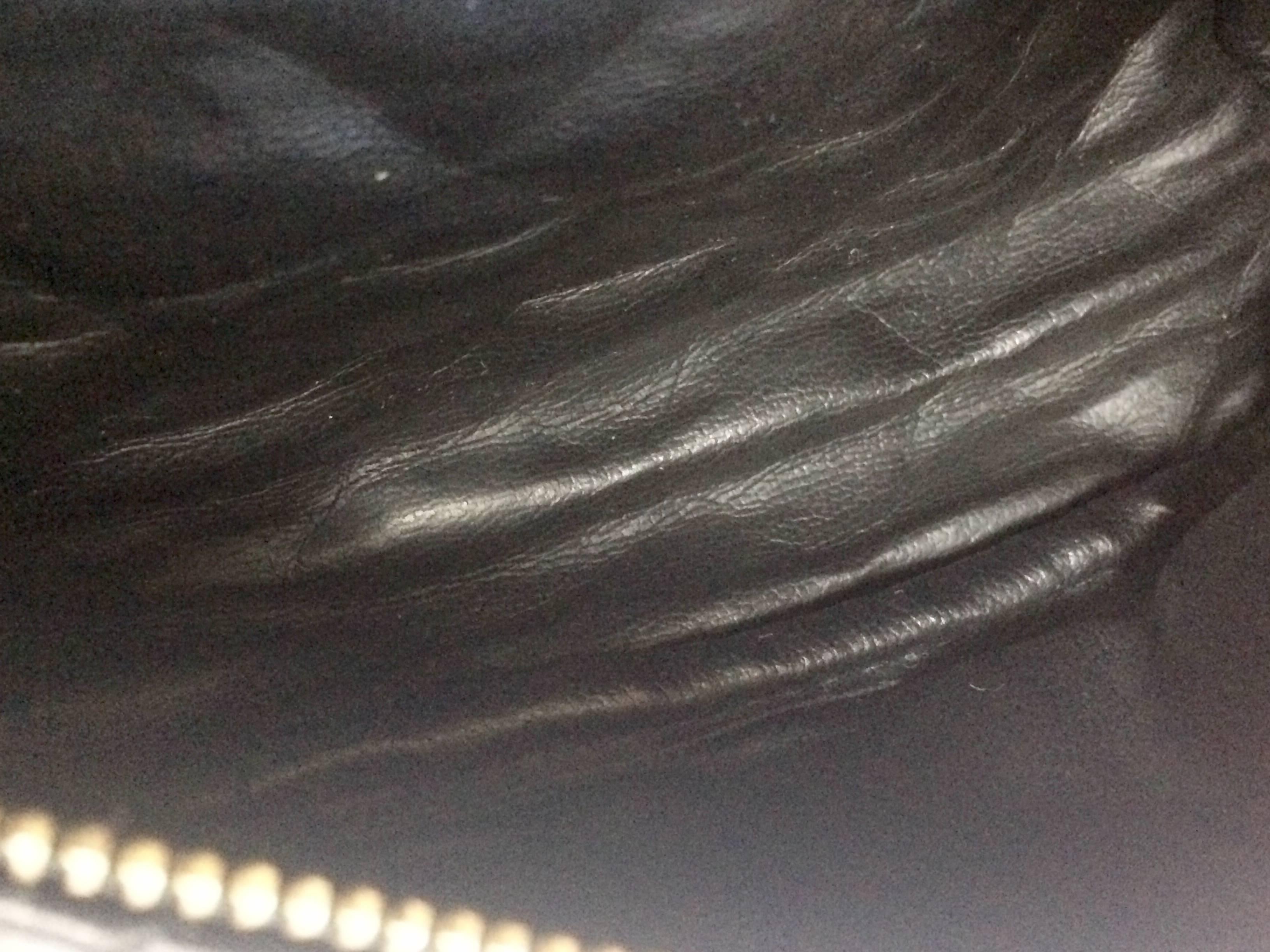 Vintage CHANEL black waist bag, fanny pack with triple golden chain leather belt For Sale 2