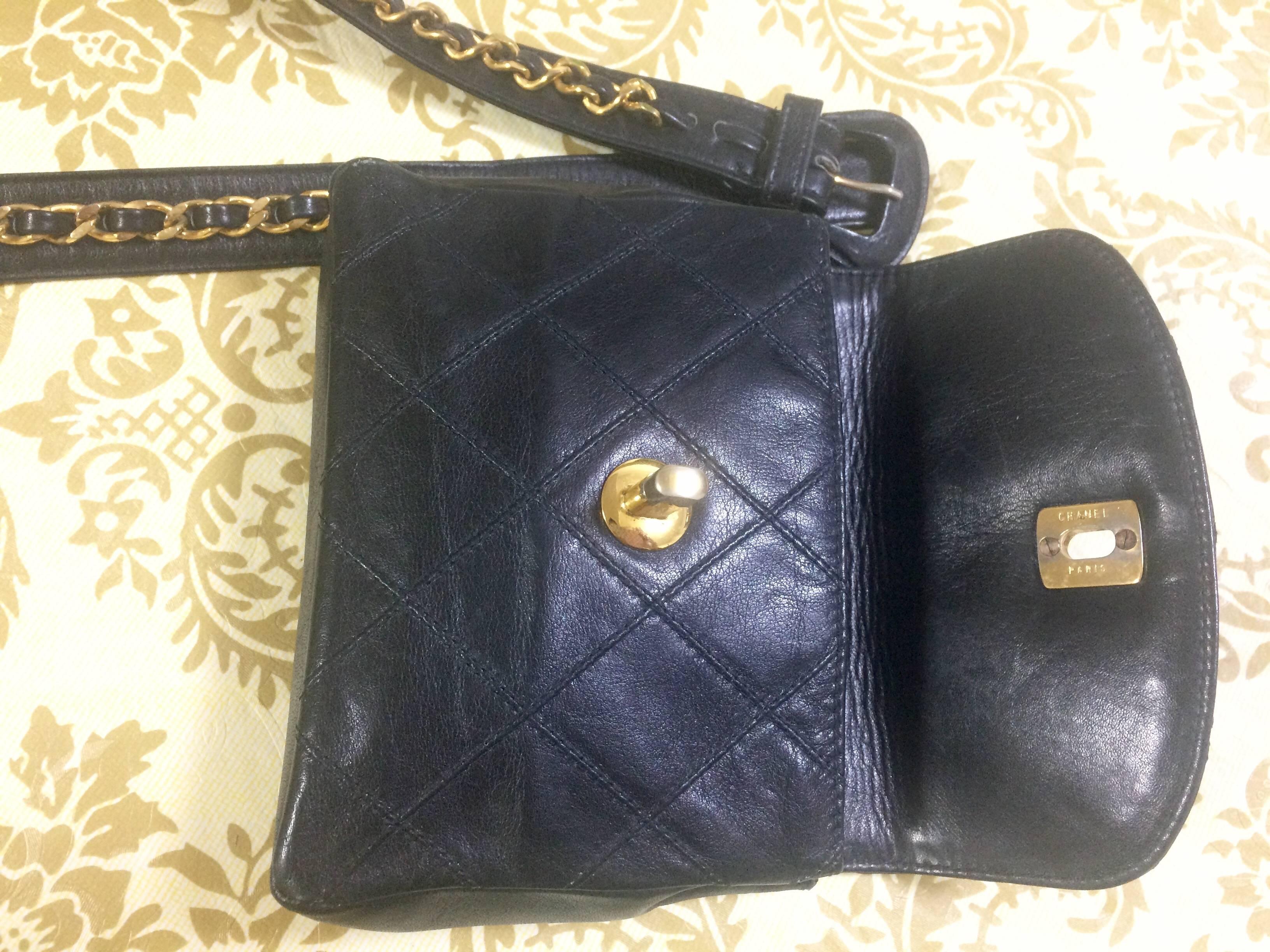 Vintage CHANEL black leather 2.55 waist purse, fanny bag with golden chain belt. 1