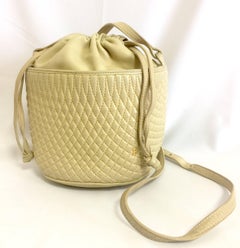 Vintage BALLY ivory white quilted lambskin mini hobo, bucket shoulder bag.