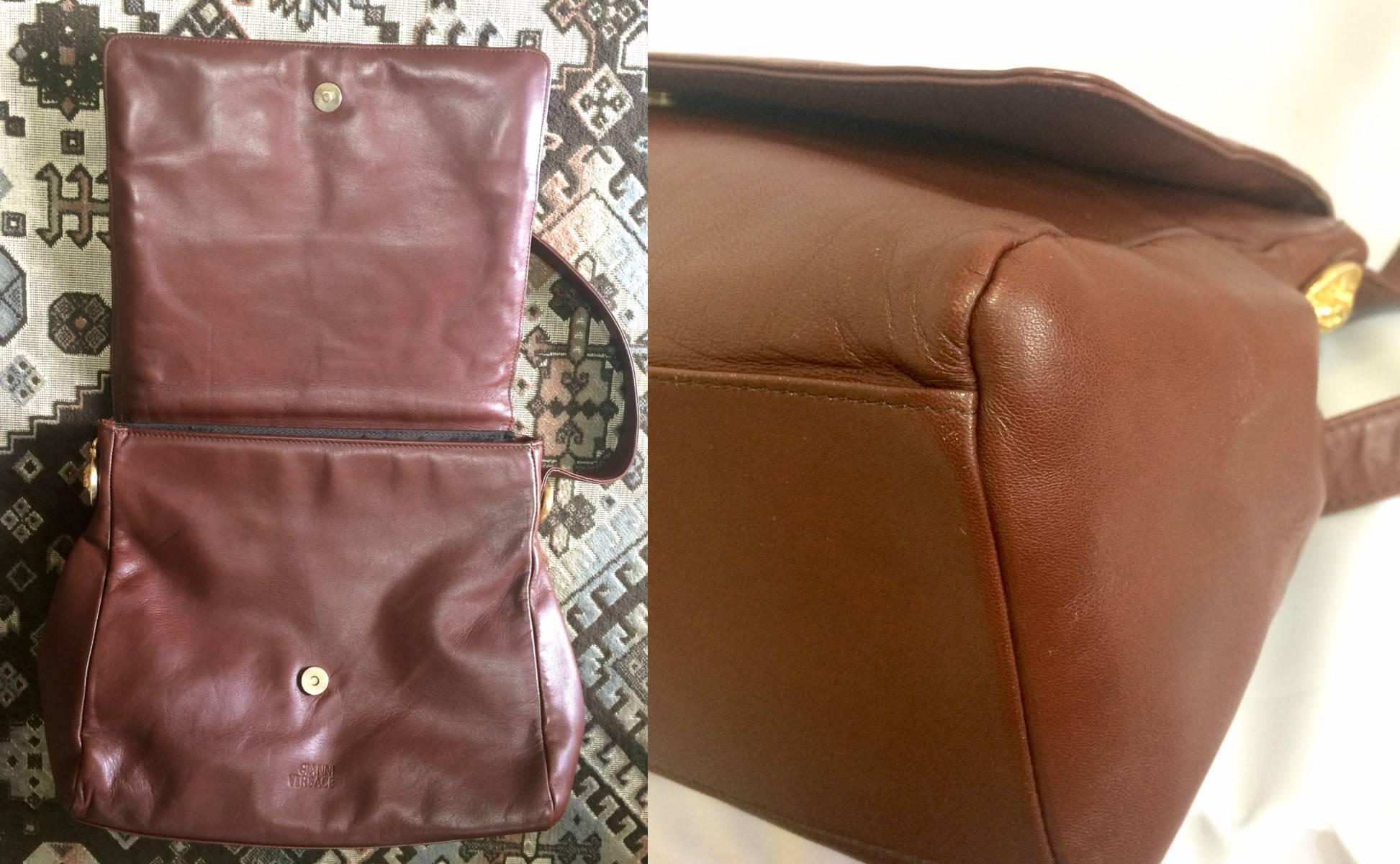  Vintage Gianni Versace brown messenger shoulder bag with golden medusa motifs. For Sale 3