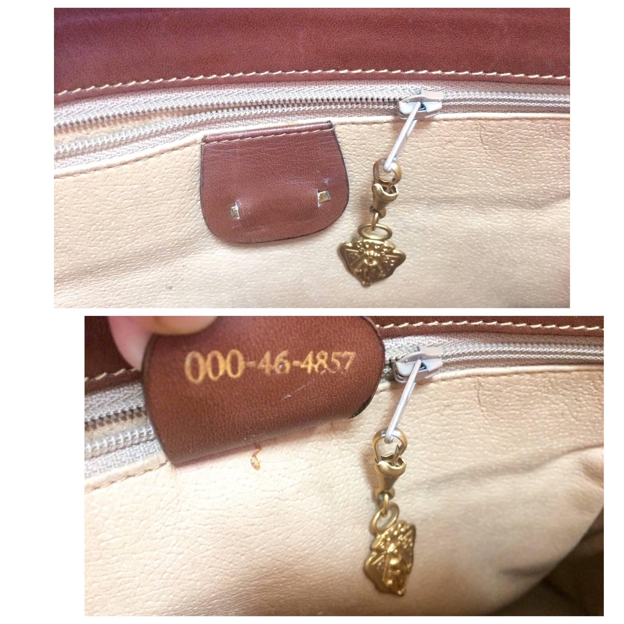 Vintage Gucci beige micro GG monogram print shoulder bag with brown leather In Good Condition In Kashiwa, Chiba