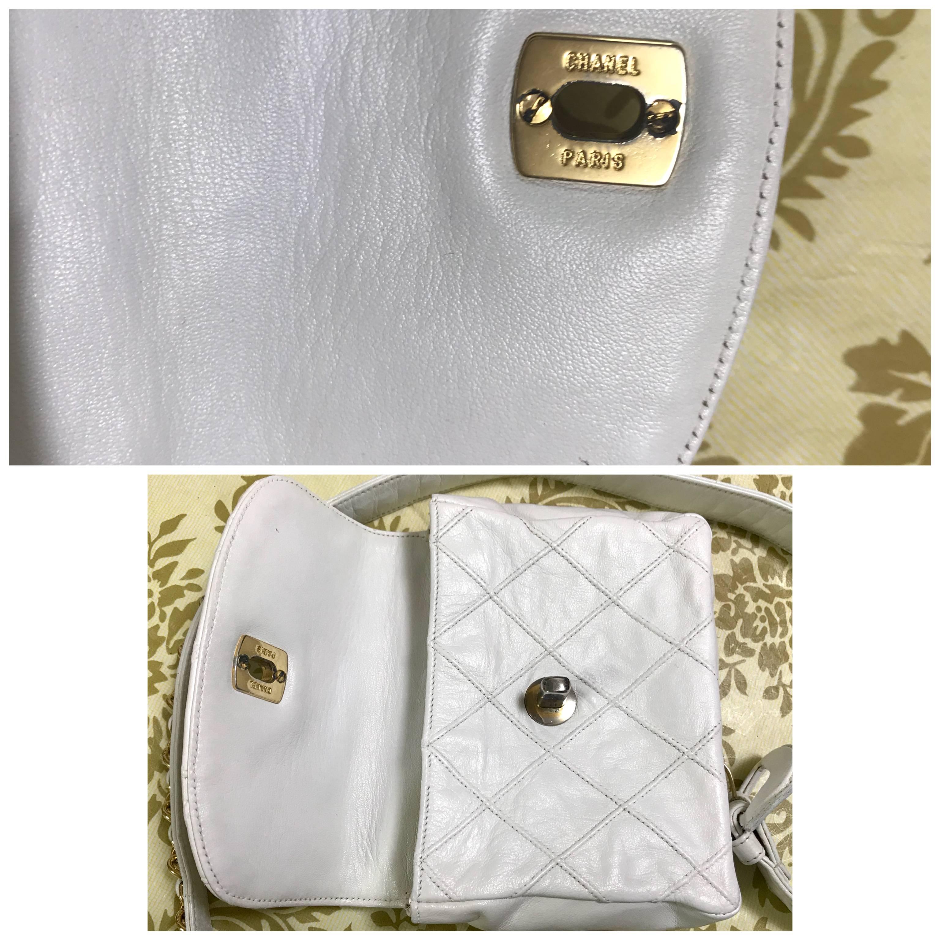 Chanel Vintage white leather waist purse, fanny pack, hip bag with golden CC  In Good Condition In Kashiwa, Chiba