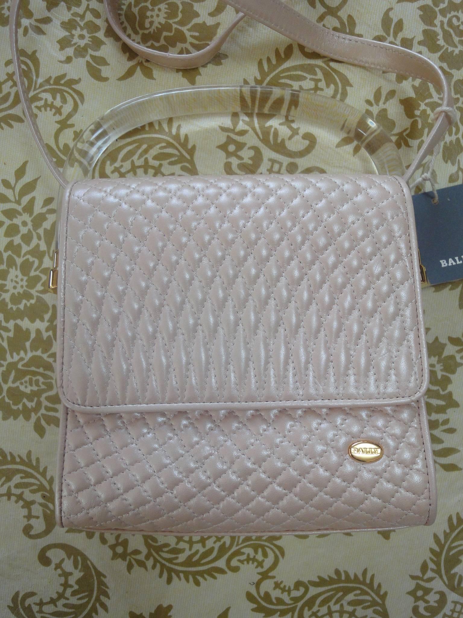 Bally Vintage pearl pink lamb quilted leather purse with clear plastic handle. For Sale 1