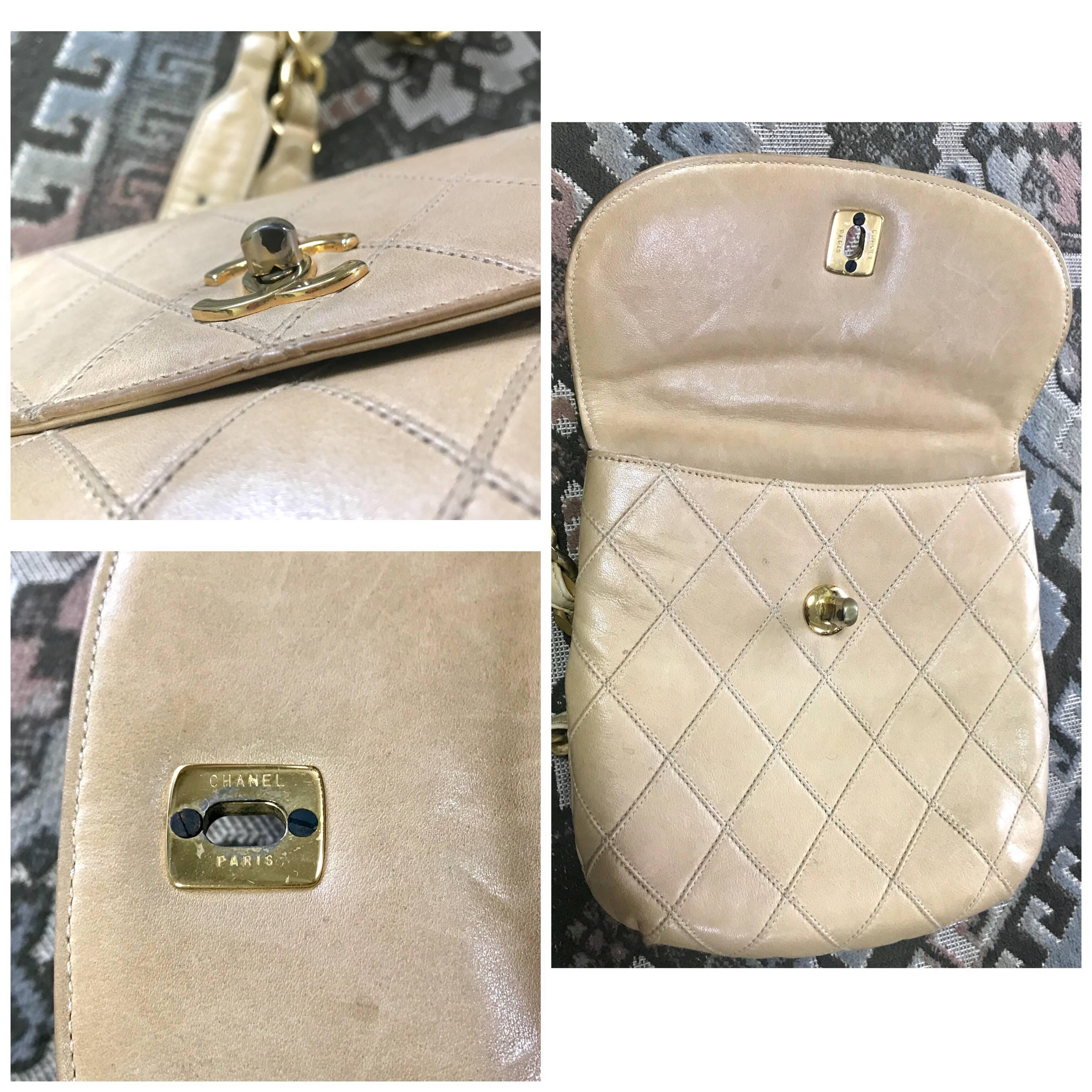 Beige Vintage CHANEL beige leather waist purse, fanny pack, hip bag with golden CC.