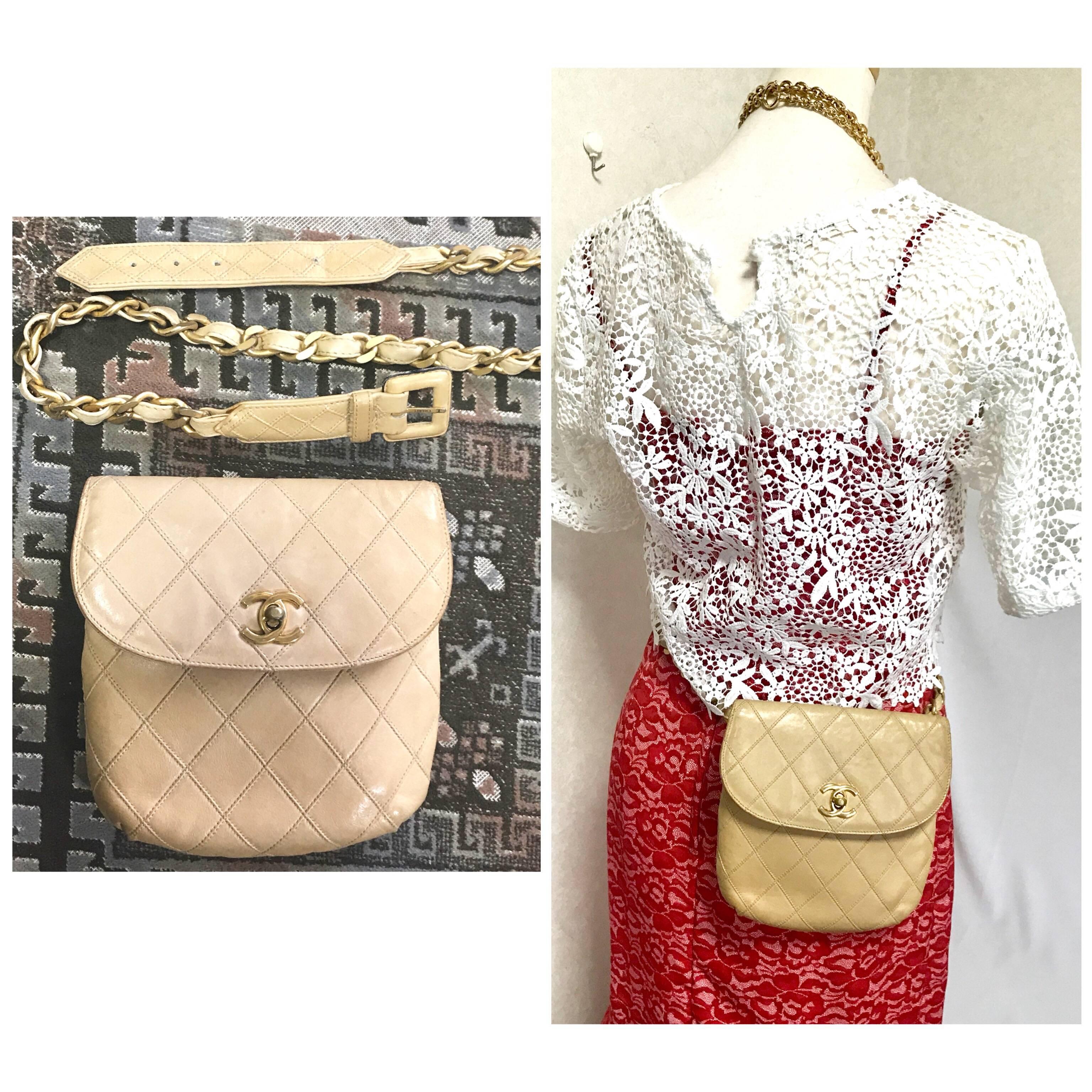 Vintage CHANEL beige leather waist purse, fanny pack, hip bag with golden CC. 2