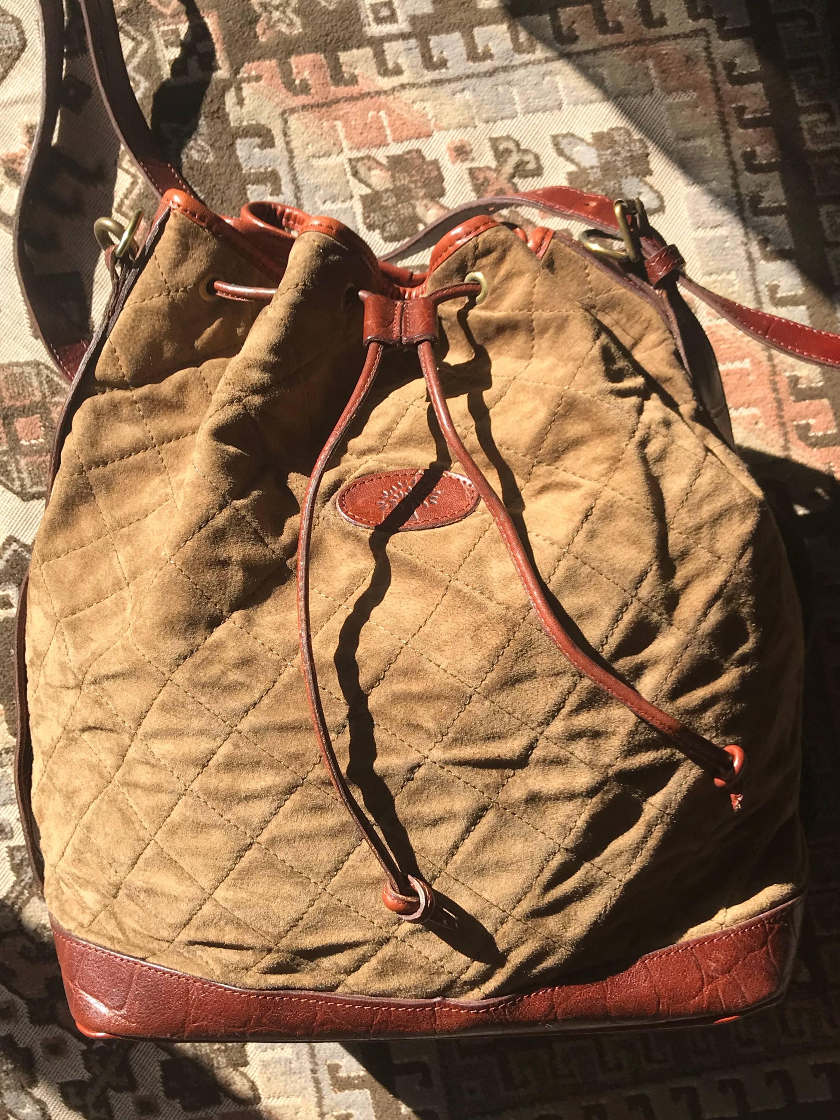 Women's or Men's Vintage Mulberry brown khaki quilted suede leather bucket hobo bag. Roger Saul. For Sale