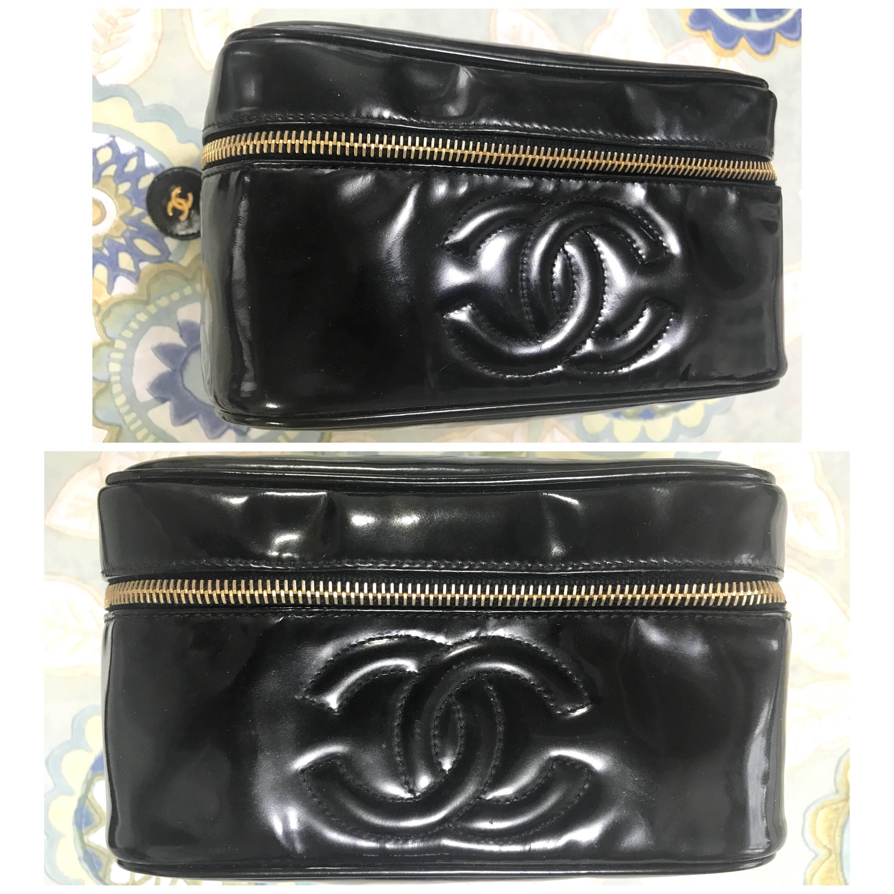 Chanel Vintage patent enamel cosmetic and toiletry black pouch purse with CC. For Sale 4