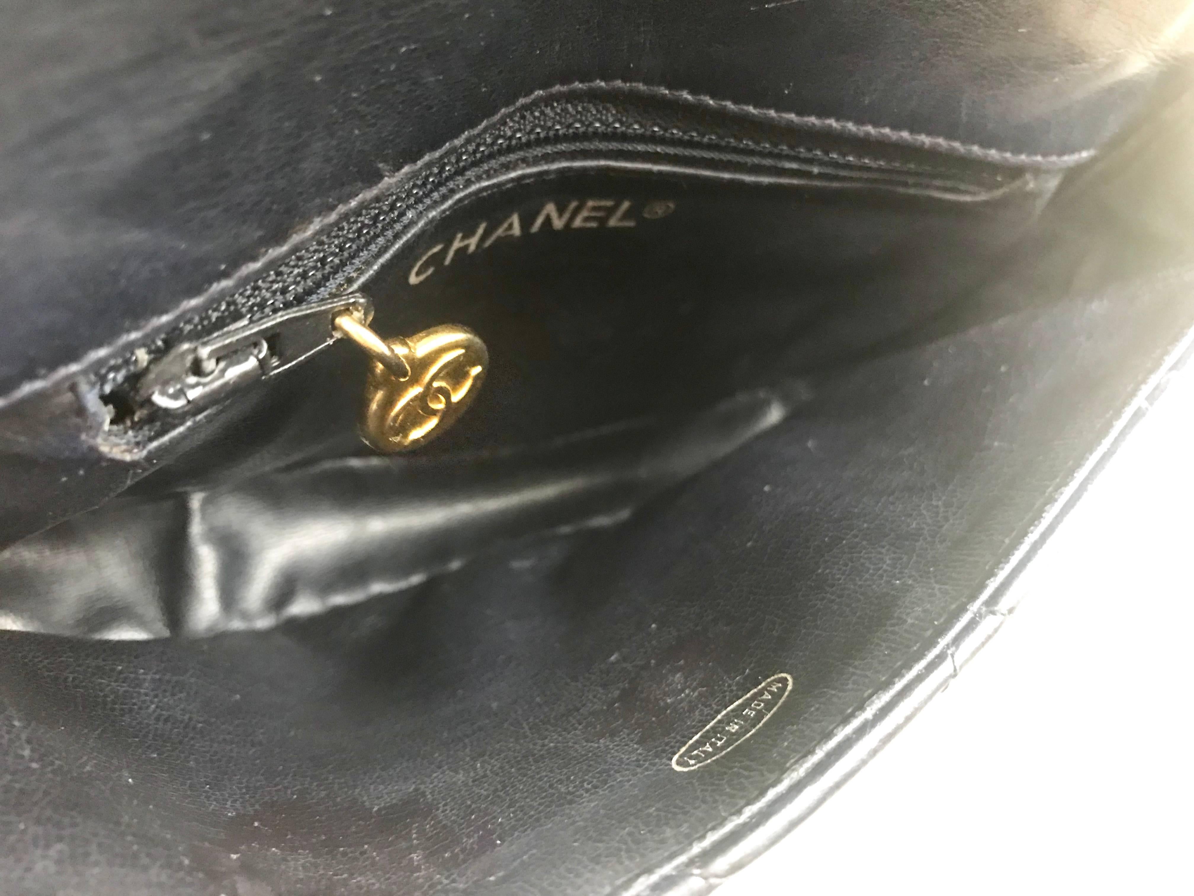 Chanel Vintage navy lamb waist bag fanny pack with golden chain belt and CC. For Sale 6
