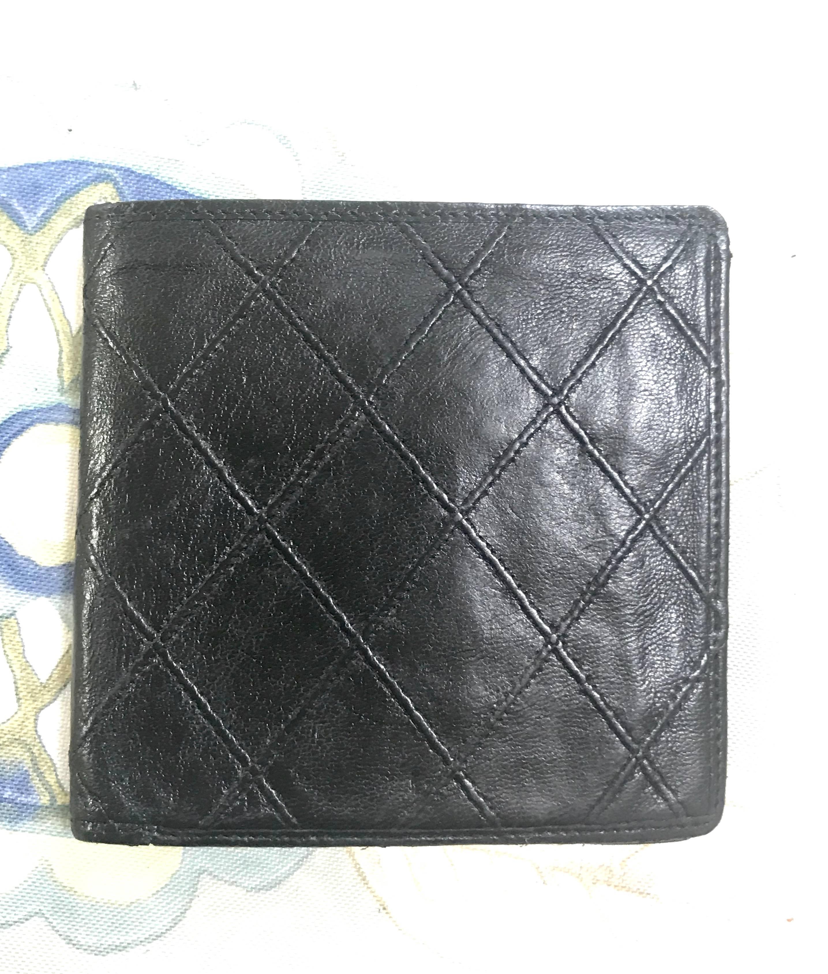 1980's vintage CHANEL black calfskin square stitched wallet, bill, card case. Unisex purse.

Introducing a CHANEL vintage classic and simple design wallet/bill & card case in nice and soft black calf leather from 80's. 
Unisex and classic wallet for