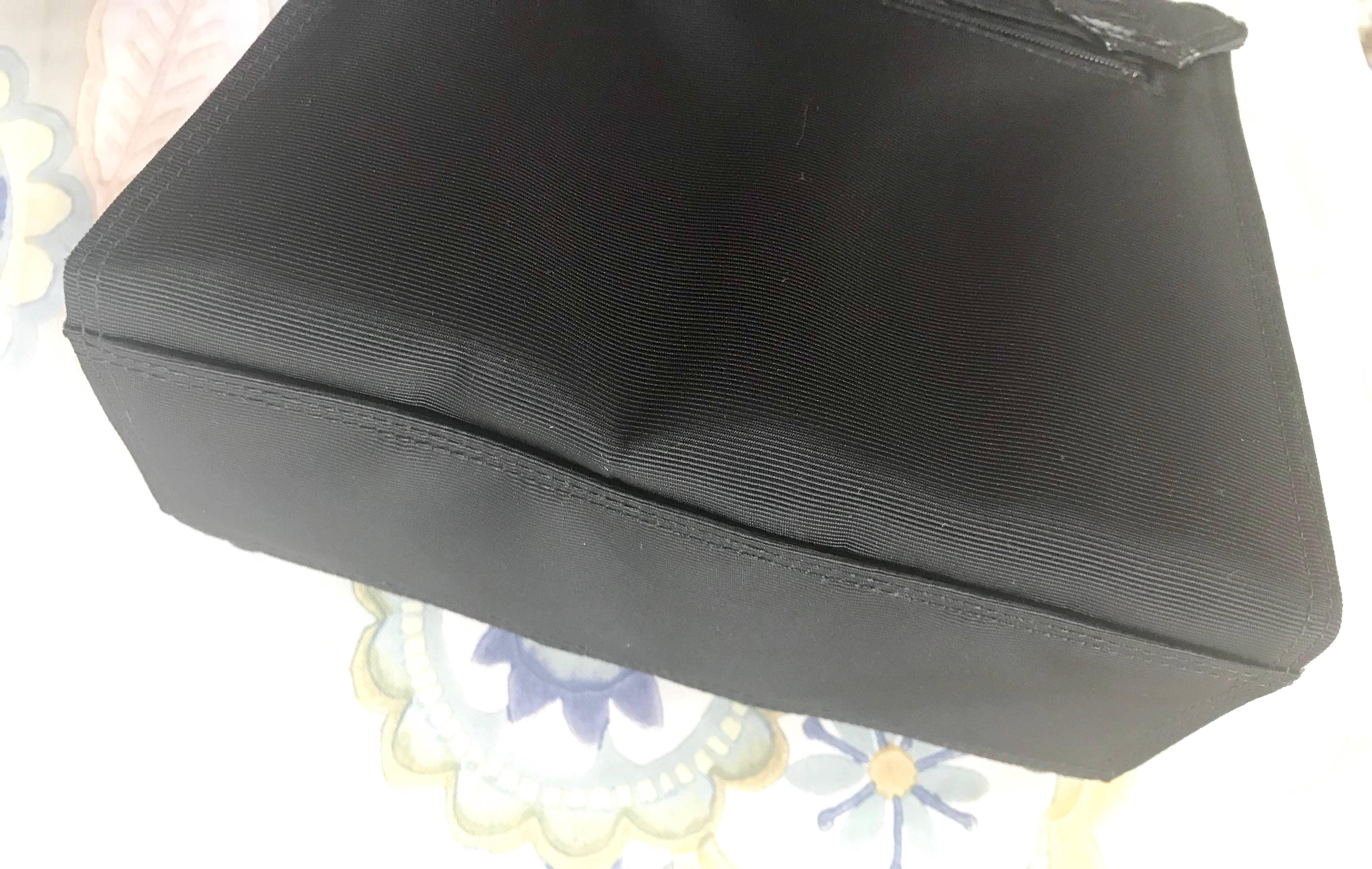 Vintage Valentino Garavani black enamel leather and fabric combo chevron handbag For Sale 1