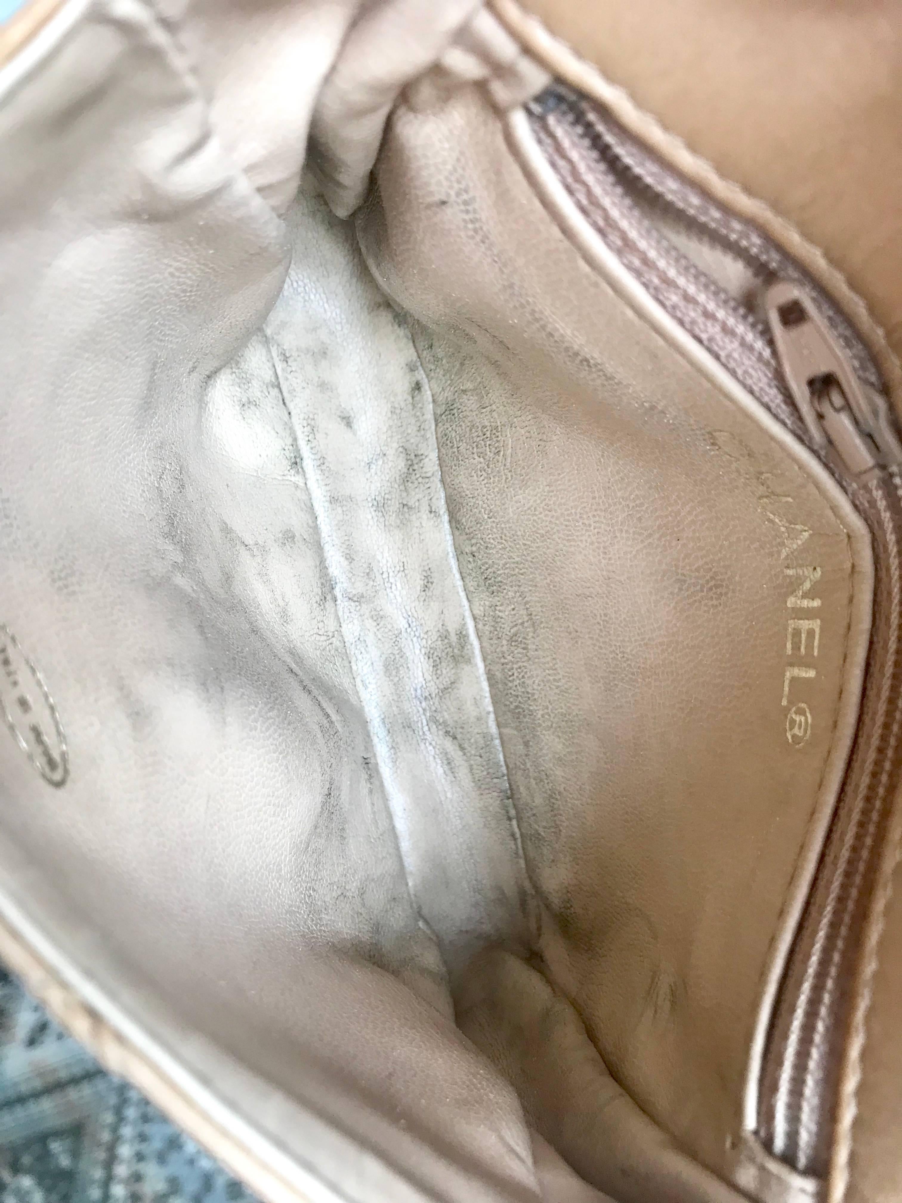 Chanel Vintage beige calfskin waist purse / fanny pack / hip bag with golden CC  7