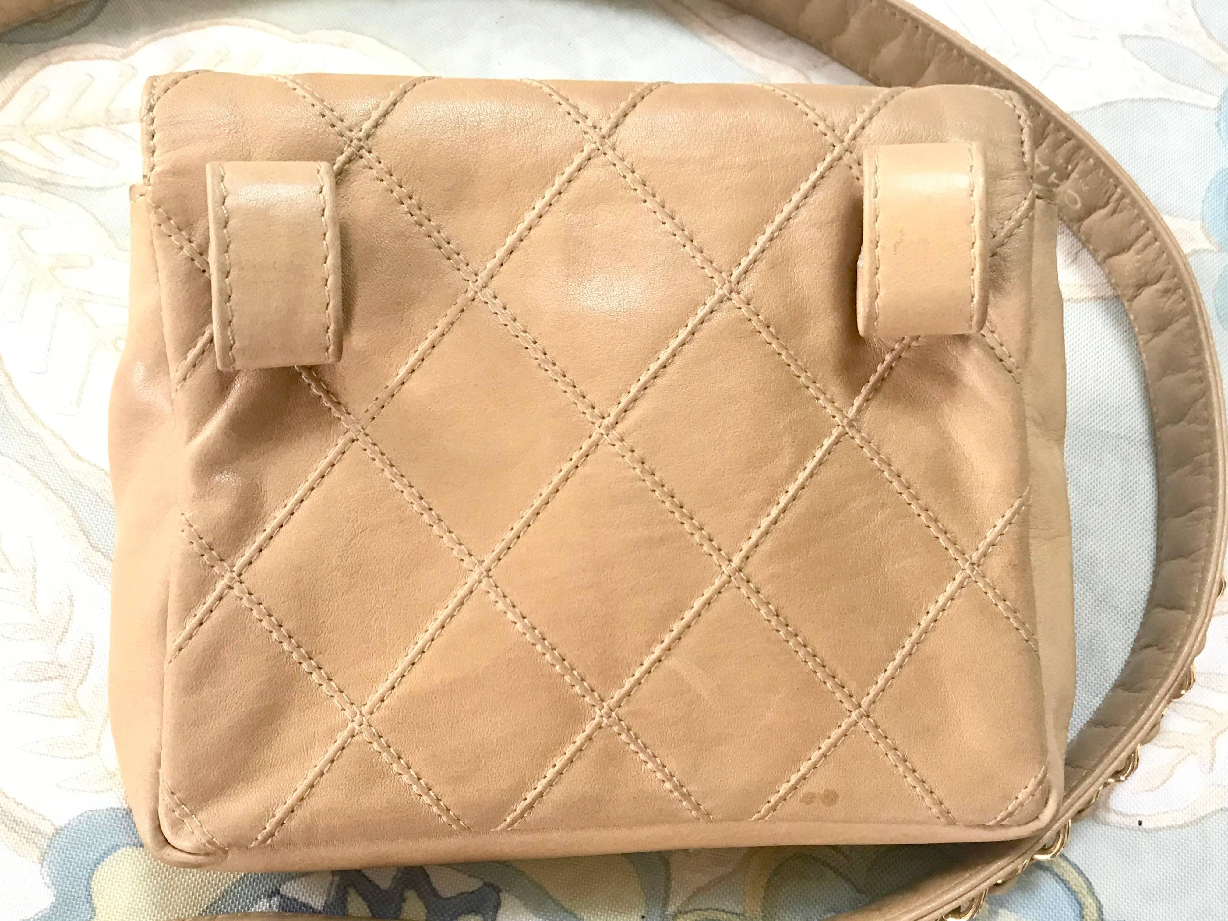 Chanel Vintage beige calfskin waist purse / fanny pack / hip bag with golden CC  3