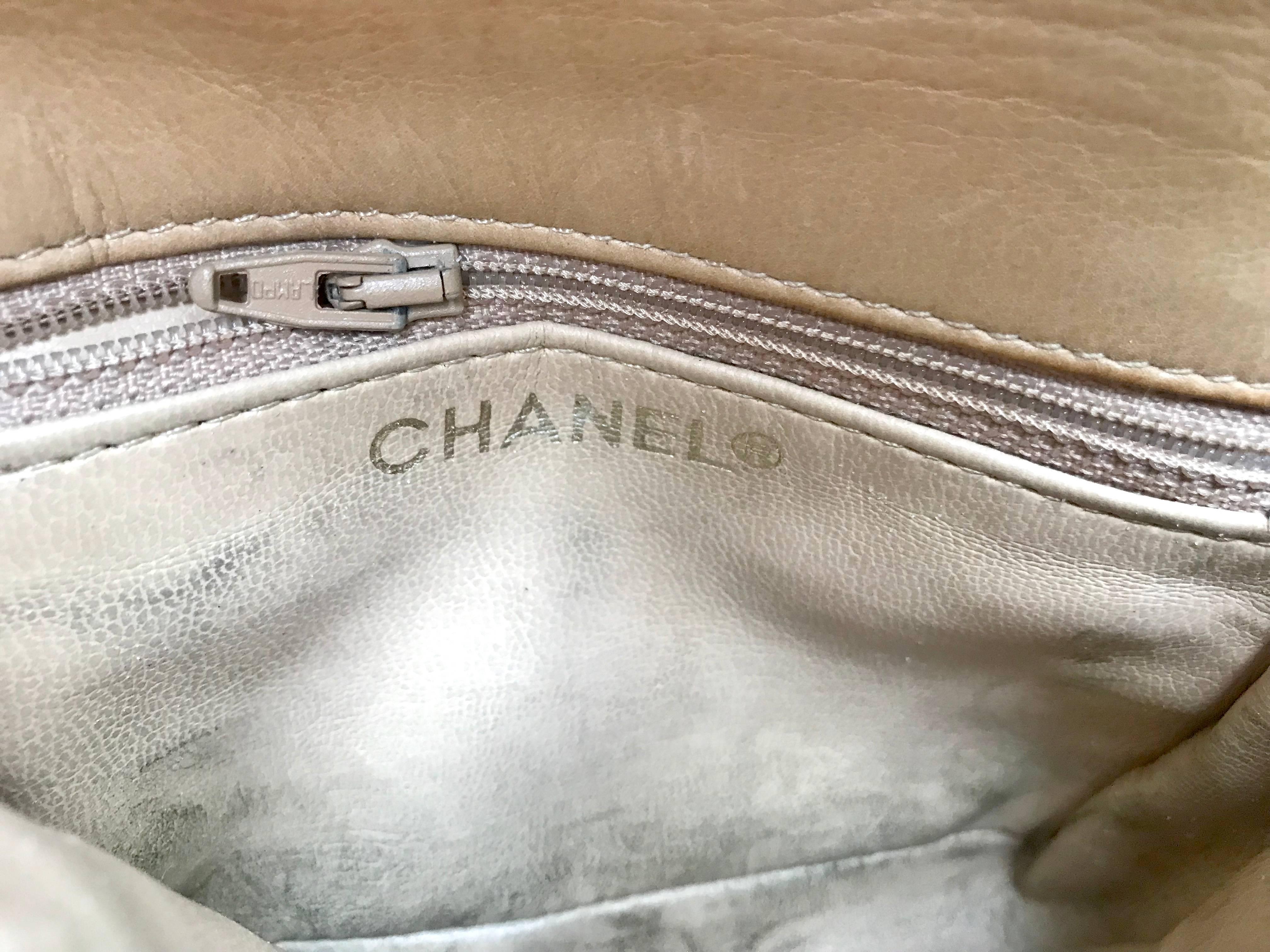 Chanel Vintage beige calfskin waist purse / fanny pack / hip bag with golden CC  8