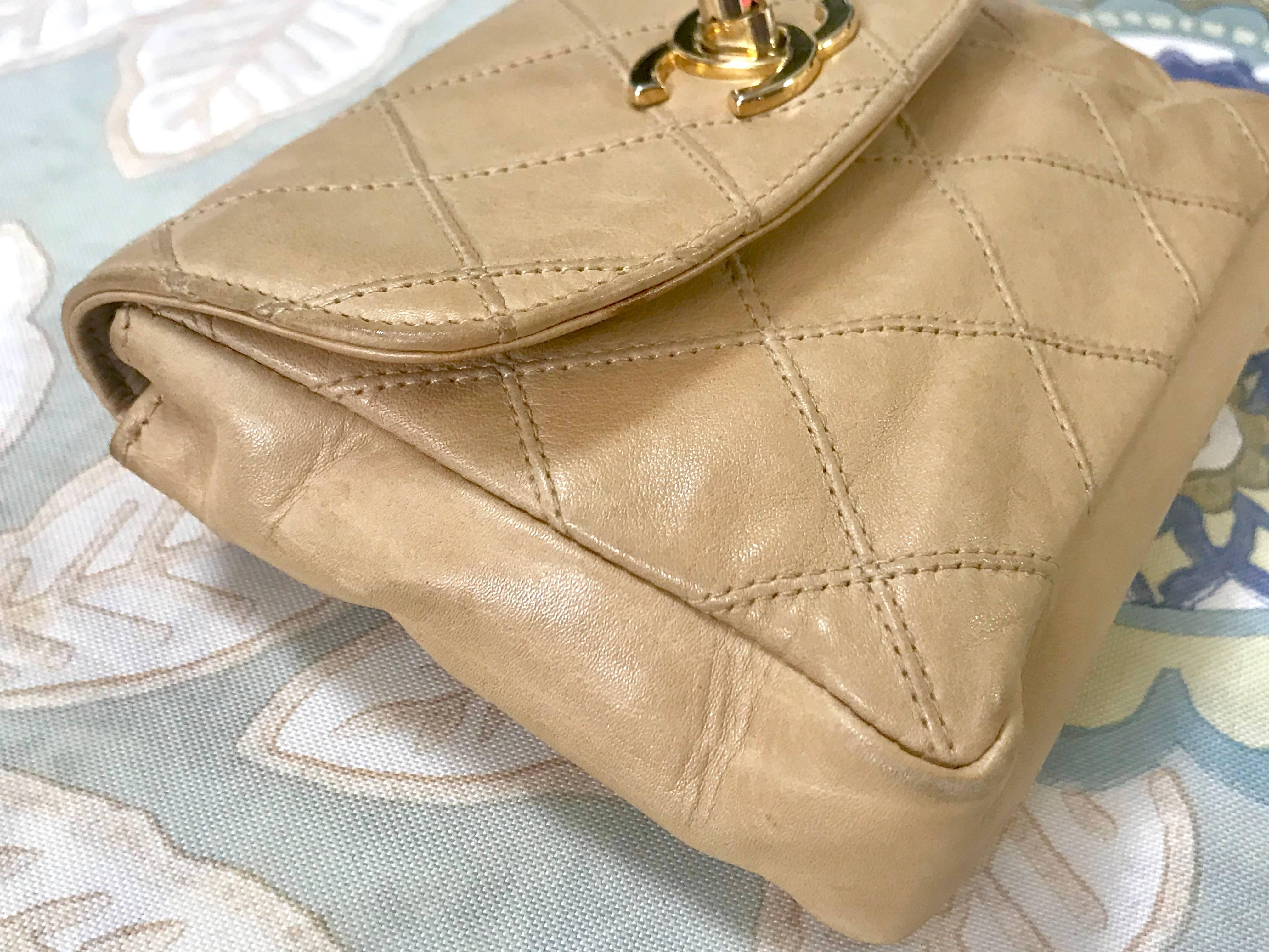 Chanel Vintage beige calfskin waist purse / fanny pack / hip bag with golden CC  1