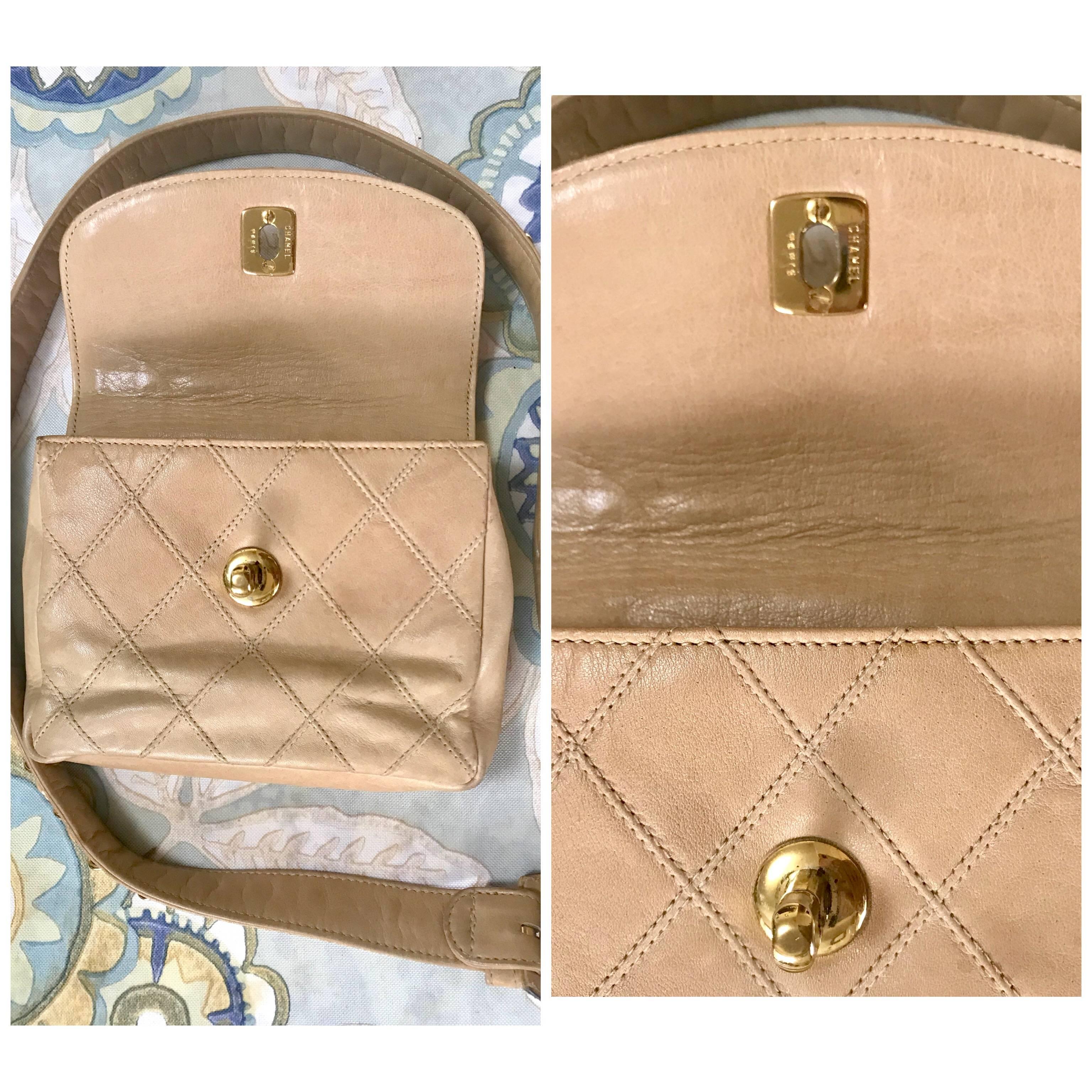 Chanel Vintage beige calfskin waist purse / fanny pack / hip bag with golden CC  11
