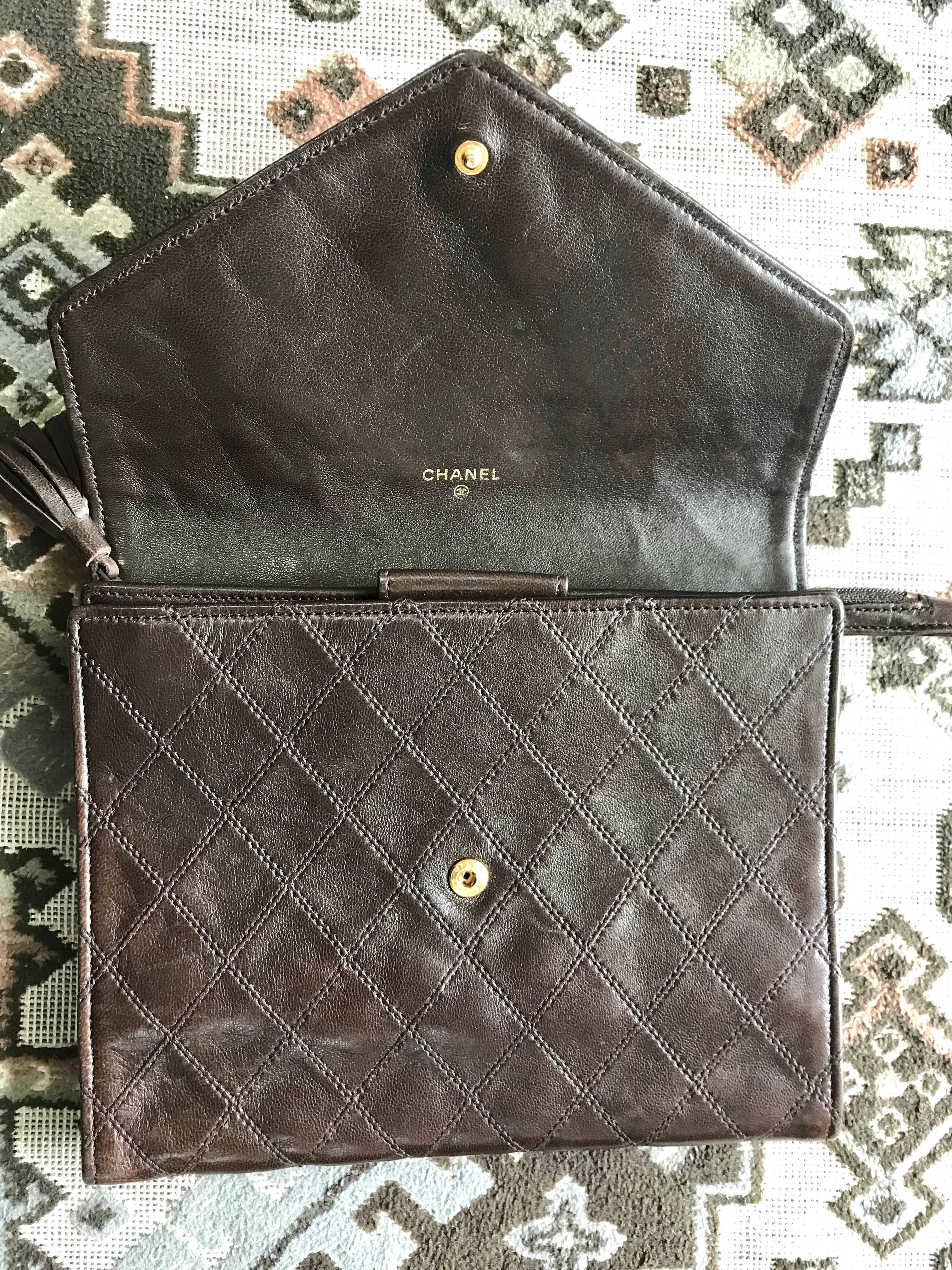 Women's or Men's Vintage CHANEL brown clutch bag, wallet, bill, checkbook, iPhone case purse.  For Sale