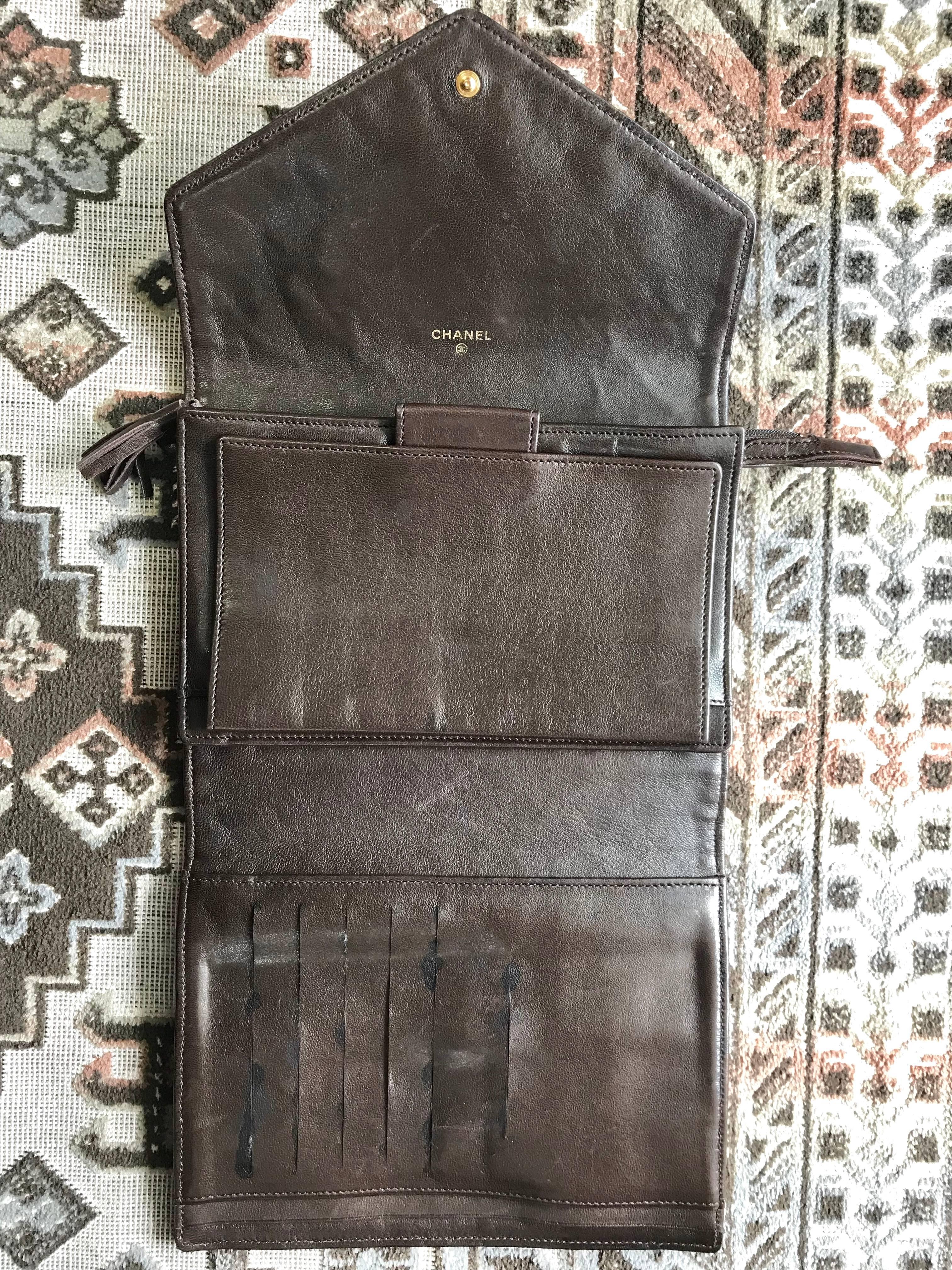 Vintage CHANEL brown clutch bag, wallet, bill, checkbook, iPhone case purse.  For Sale 2