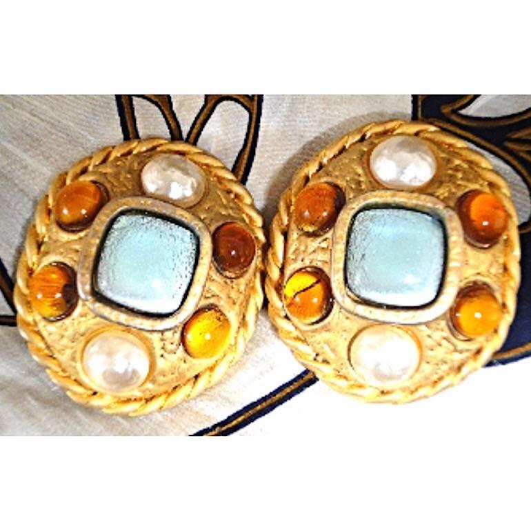 Vintage CHANEL golden oval faux pearl, blue and orange gripoix large earrings. For Sale 6