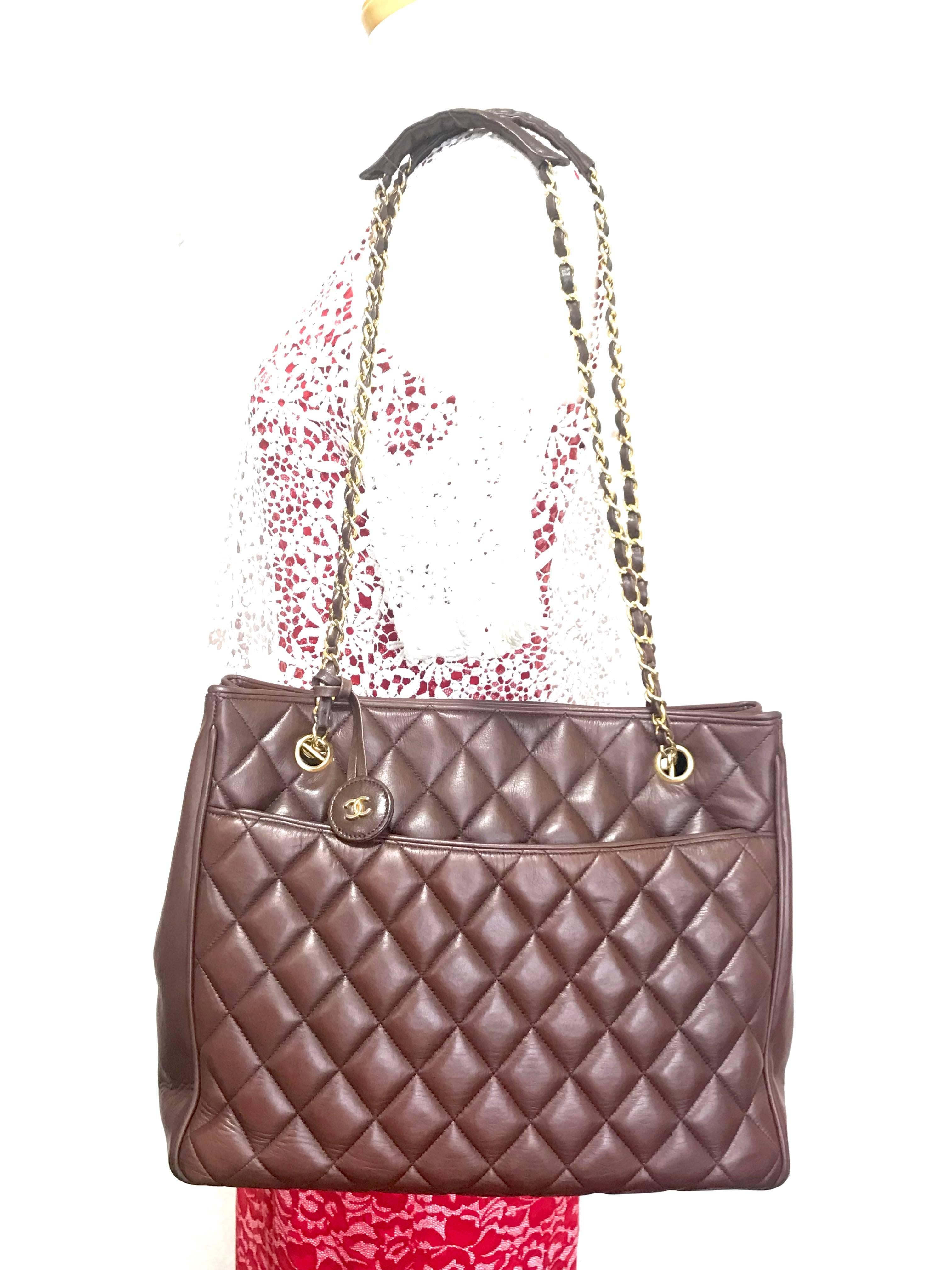 Vintage CHANEL brown quilted lamb leather classic tote bag with golden chains. For Sale 9