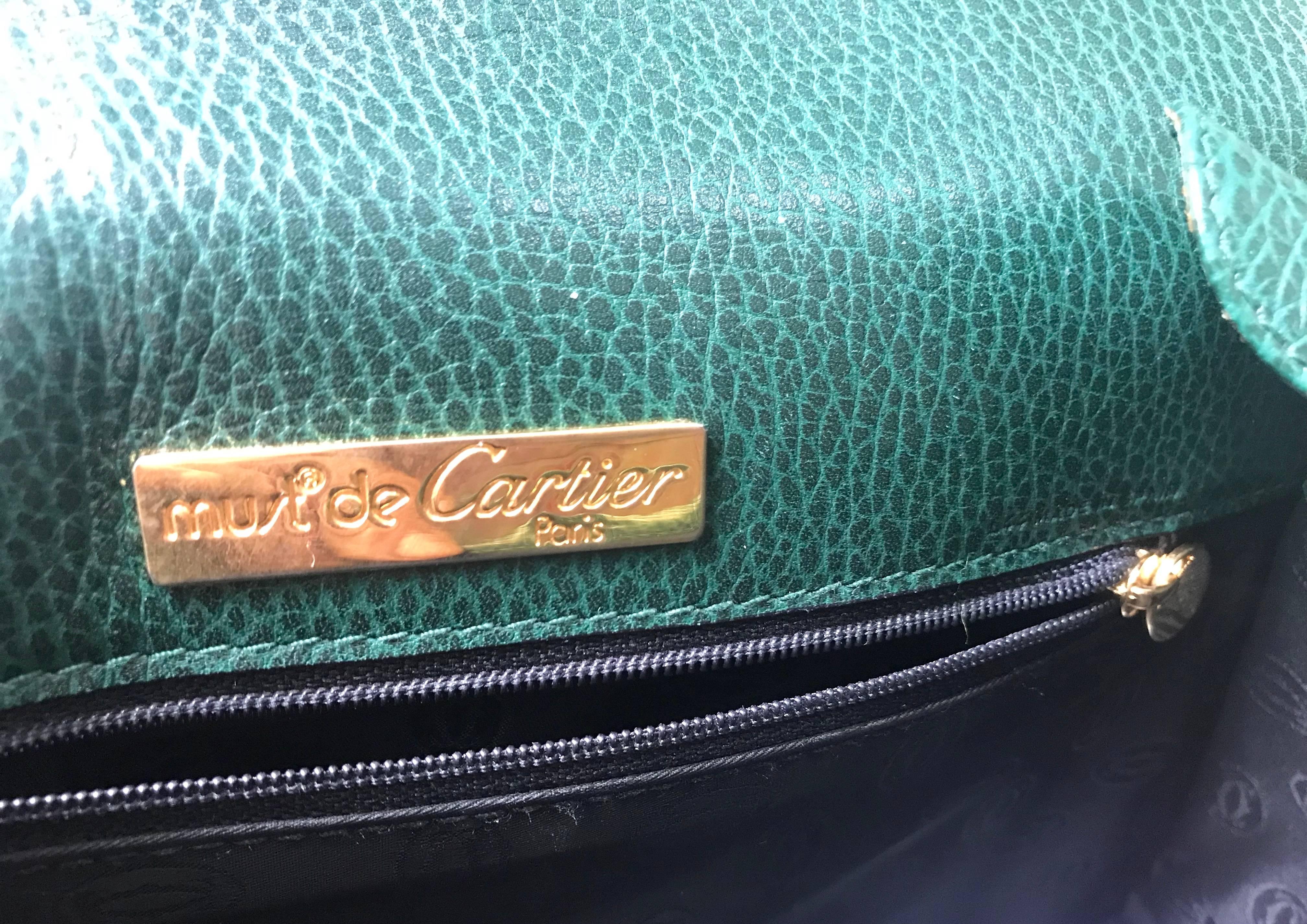 Vintage Cartier green grained leather oval round shape shoulder bag. Rare color  For Sale 2