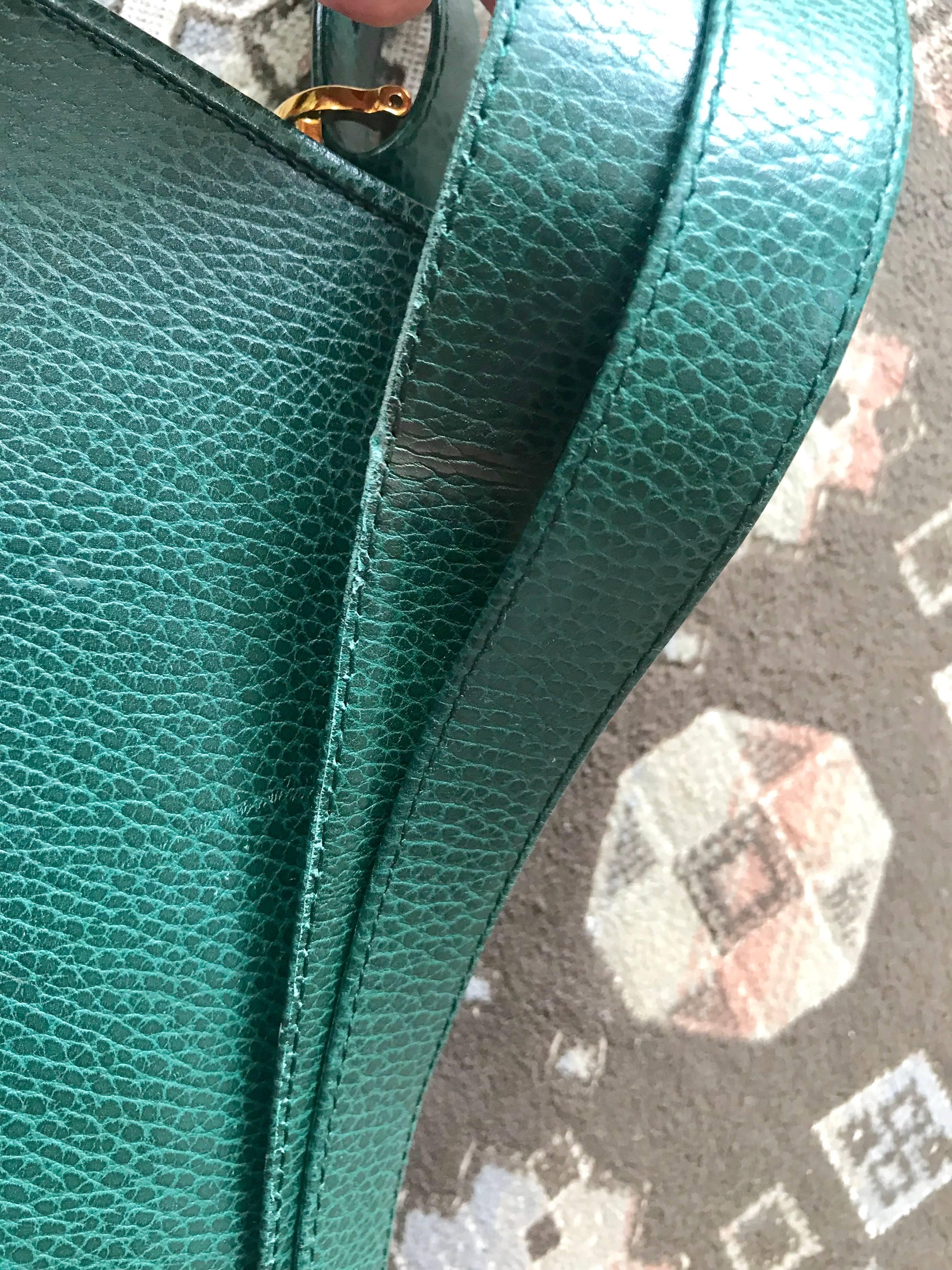 Vintage Cartier green grained leather oval round shape shoulder bag. Rare color  For Sale 1