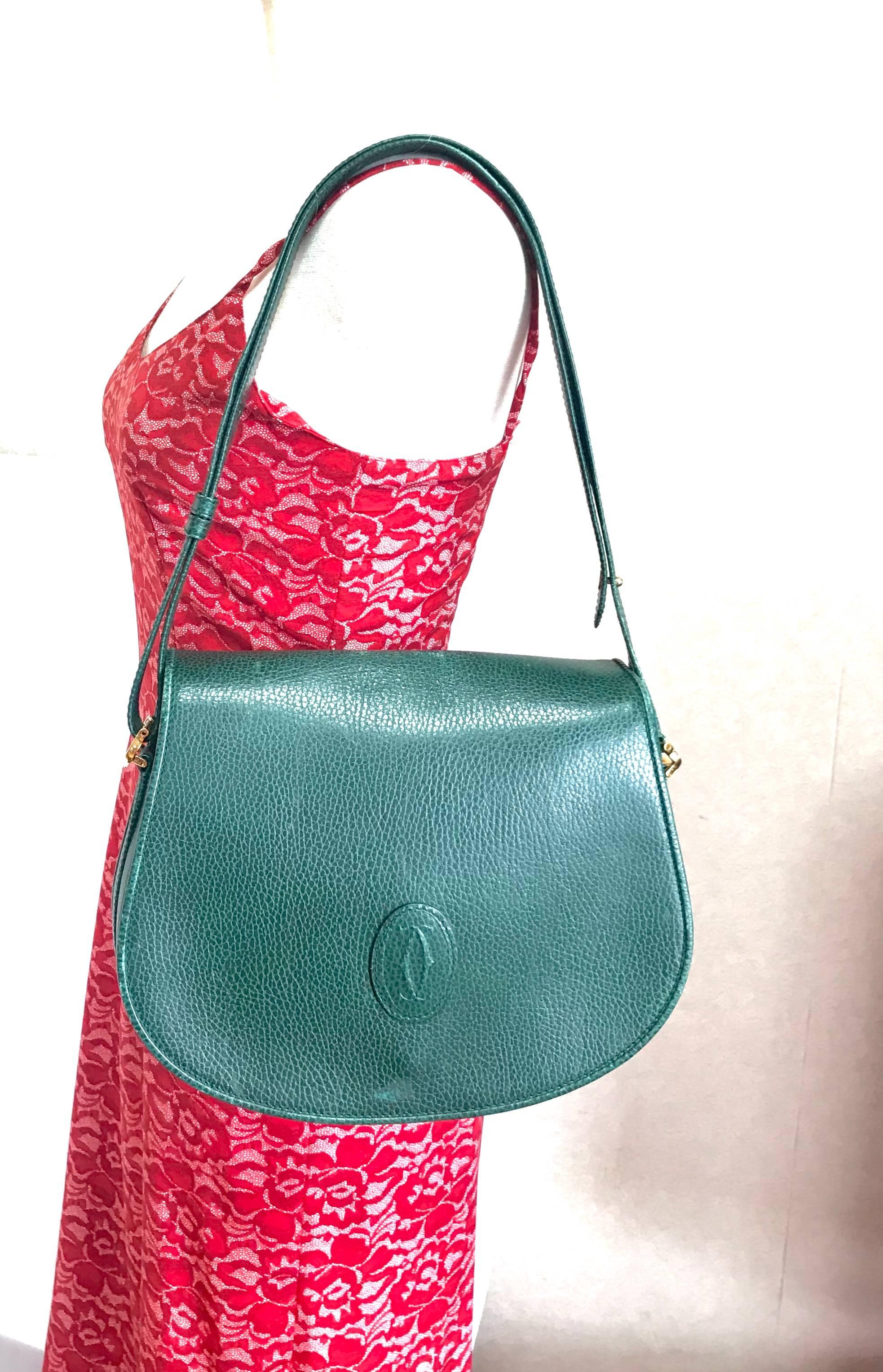 Vintage Cartier green grained leather oval round shape shoulder bag. Rare color  For Sale 5