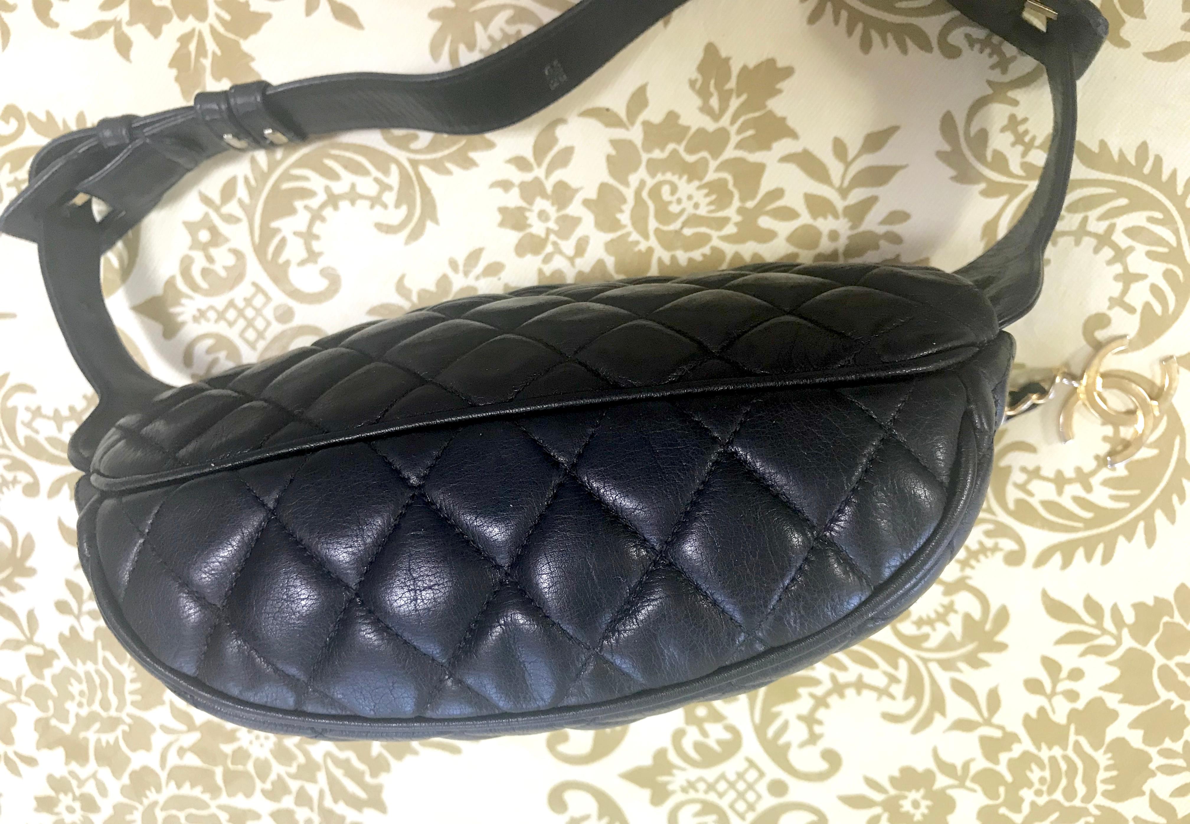 Women's Chanel Vintage black lamb leather waist bag / fanny pack with double buckle belt