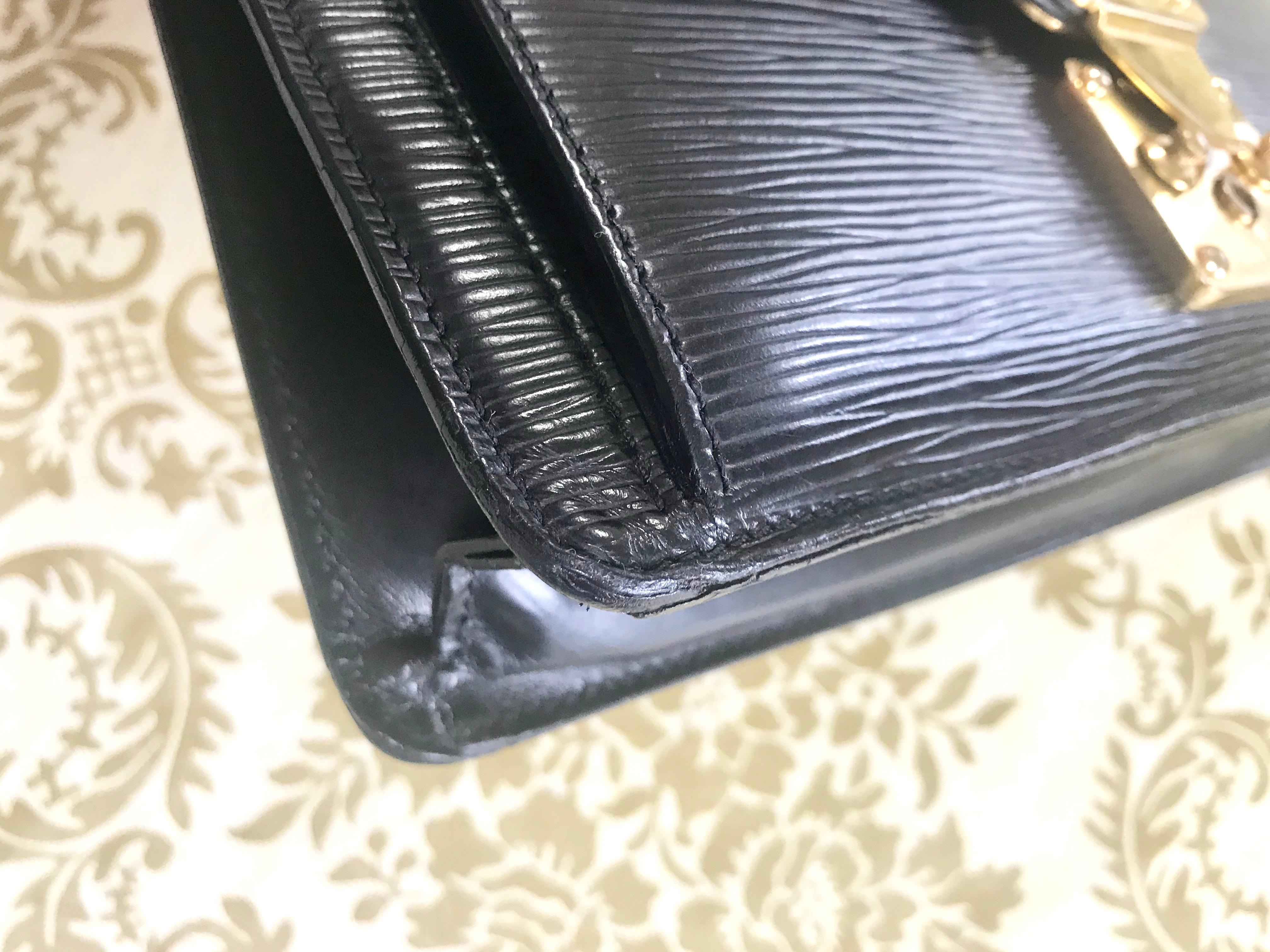 Vintage Louis Vuitton black epi leather wristlet clutch bag, purse with strap.  For Sale 1