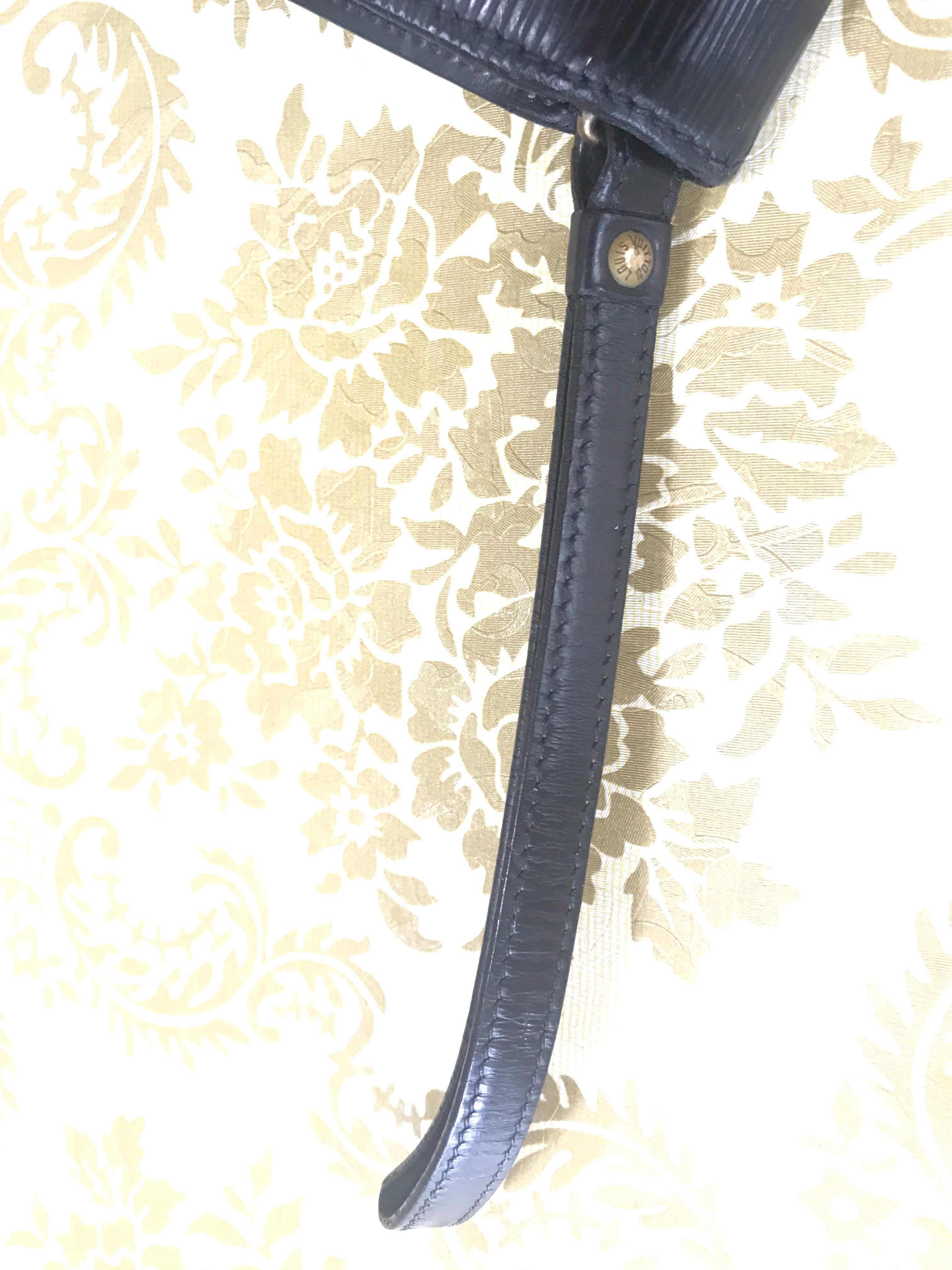 Vintage Louis Vuitton black epi leather wristlet clutch bag, purse with strap.  For Sale 11
