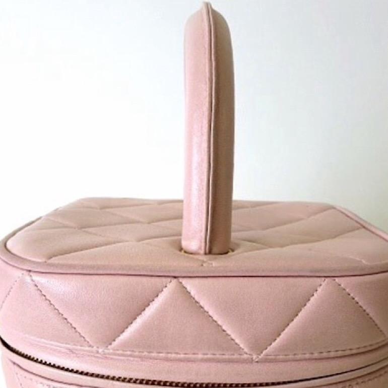 Beige Vintage CHANEL pink quilted lambskin cosmetic, makeup case, vanity bag with CC. For Sale