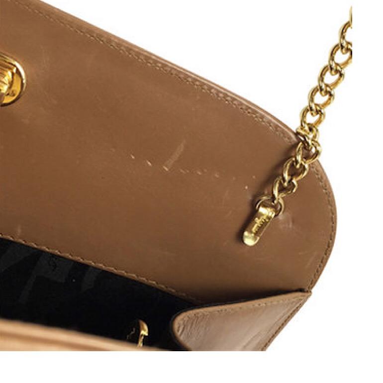 Vintage Salvatore Ferragamo brown leather shoulder purse with gold tone chain For Sale 2