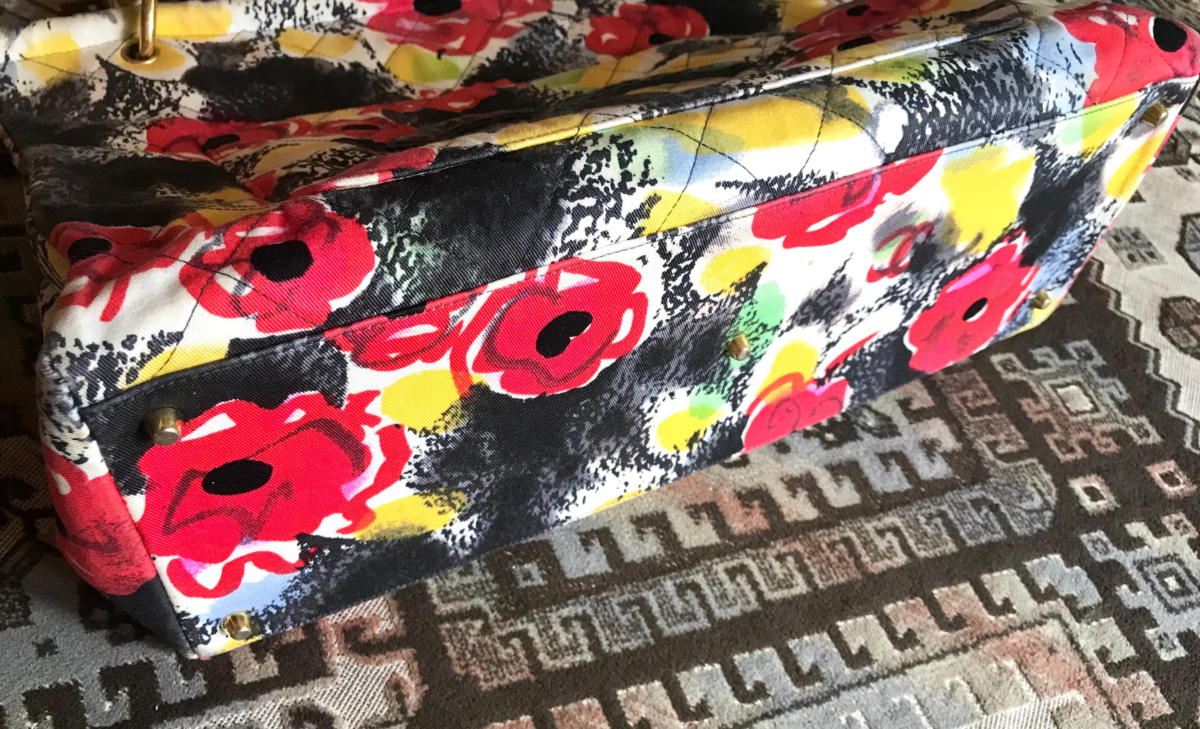 Vintage CHANEL red flower, yellow, and black water color print large tote bag. For Sale 5