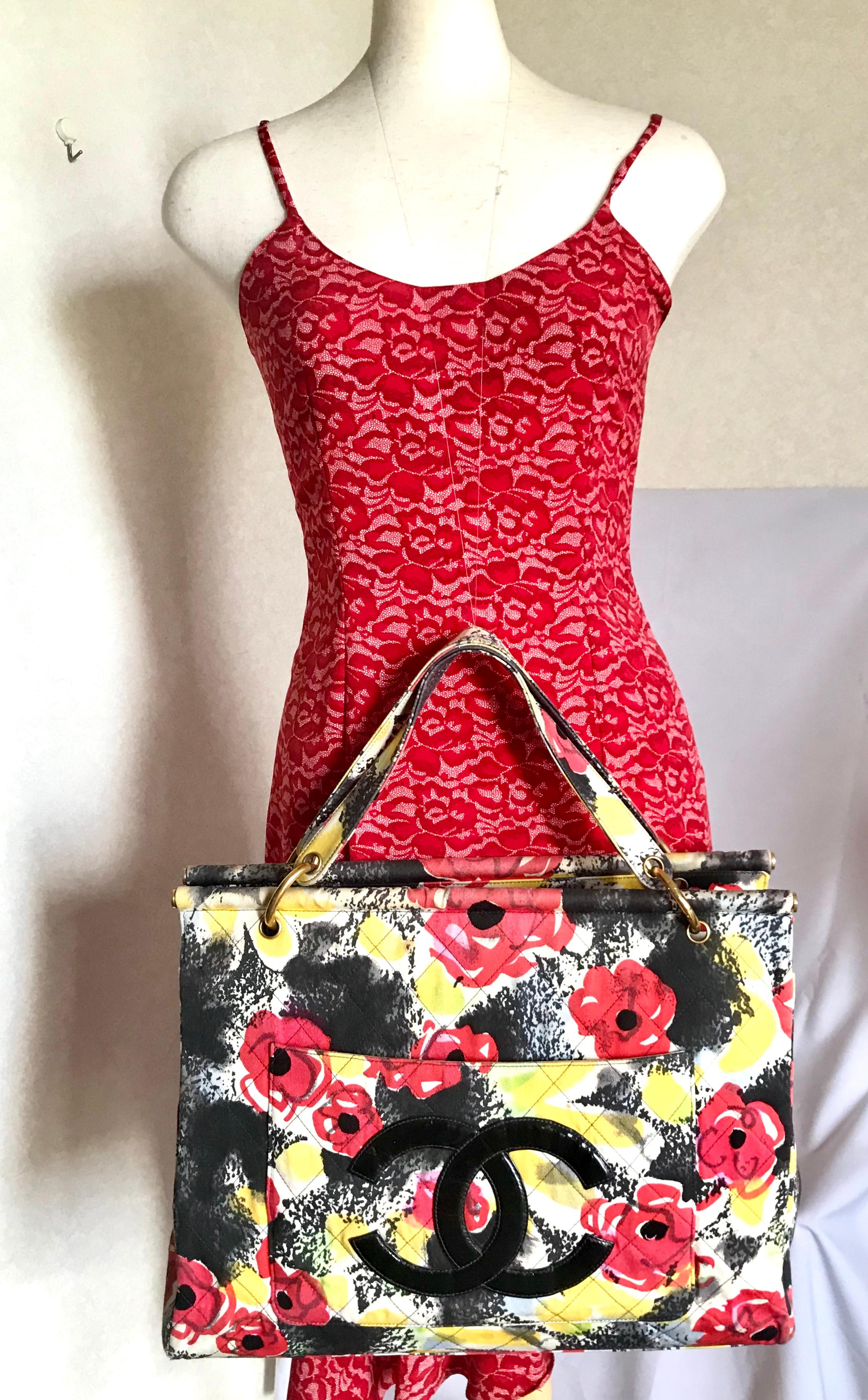Vintage CHANEL red flower, yellow, and black water color print large tote bag. For Sale 13