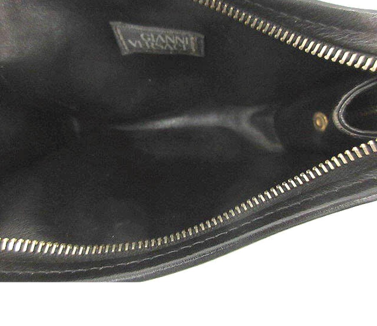 Vintage Gianni Versace black leather clutch purse, pouch, case bag with medusa. In Good Condition In Kashiwa, Chiba