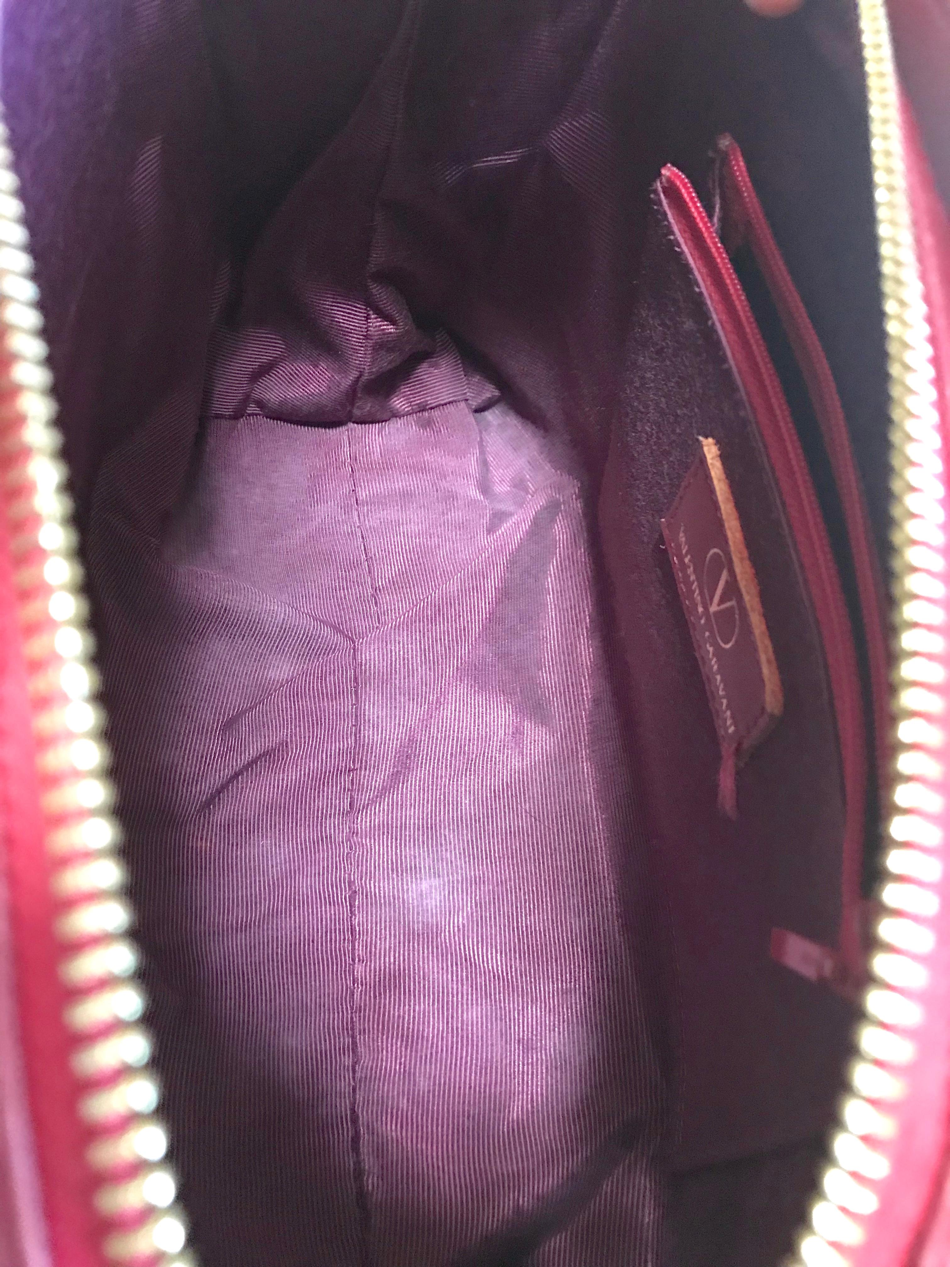 Vintage Valentino Garavani wine leather handbag with golden buckles. Classic bag For Sale 7