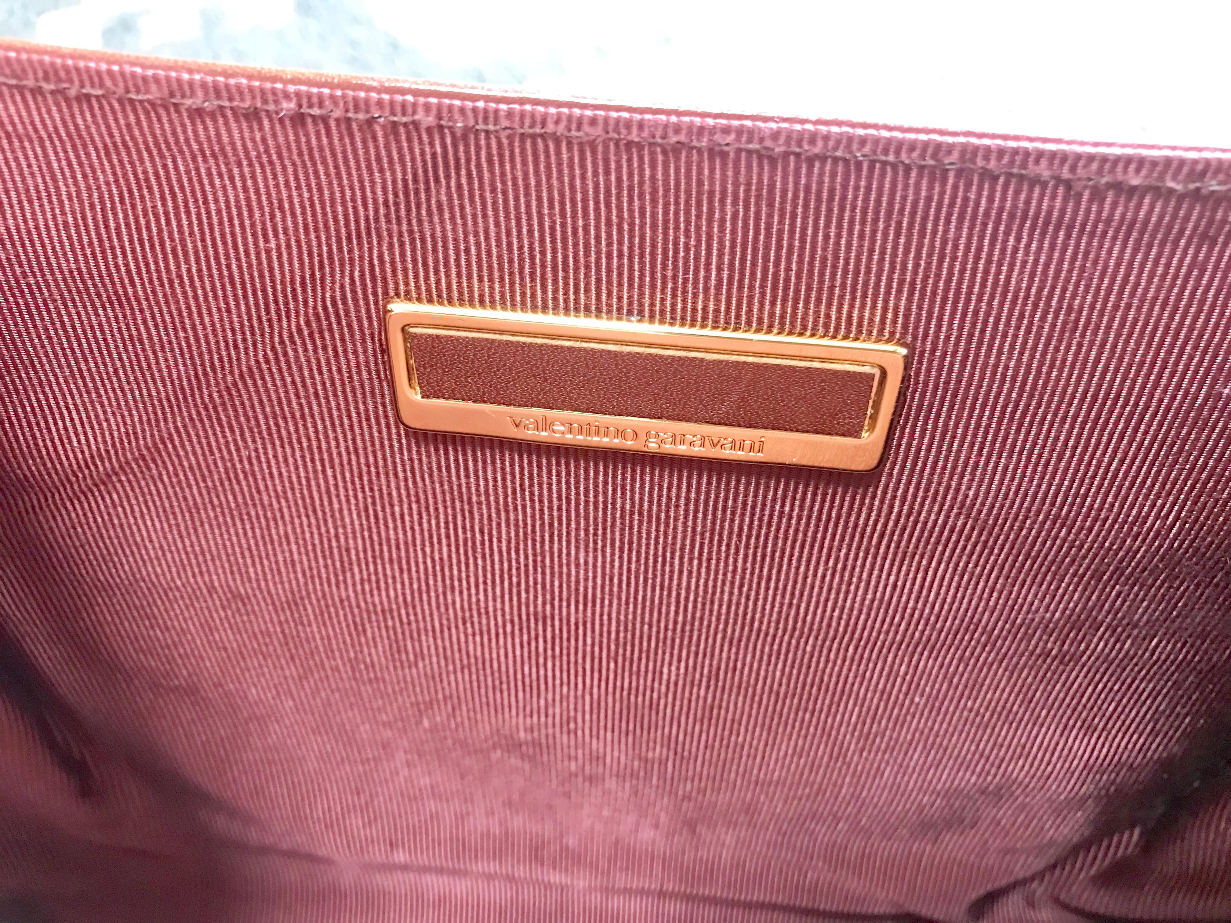 Valentino Garavani Vintage brown epi leather golden logo shoulder bag  For Sale 4