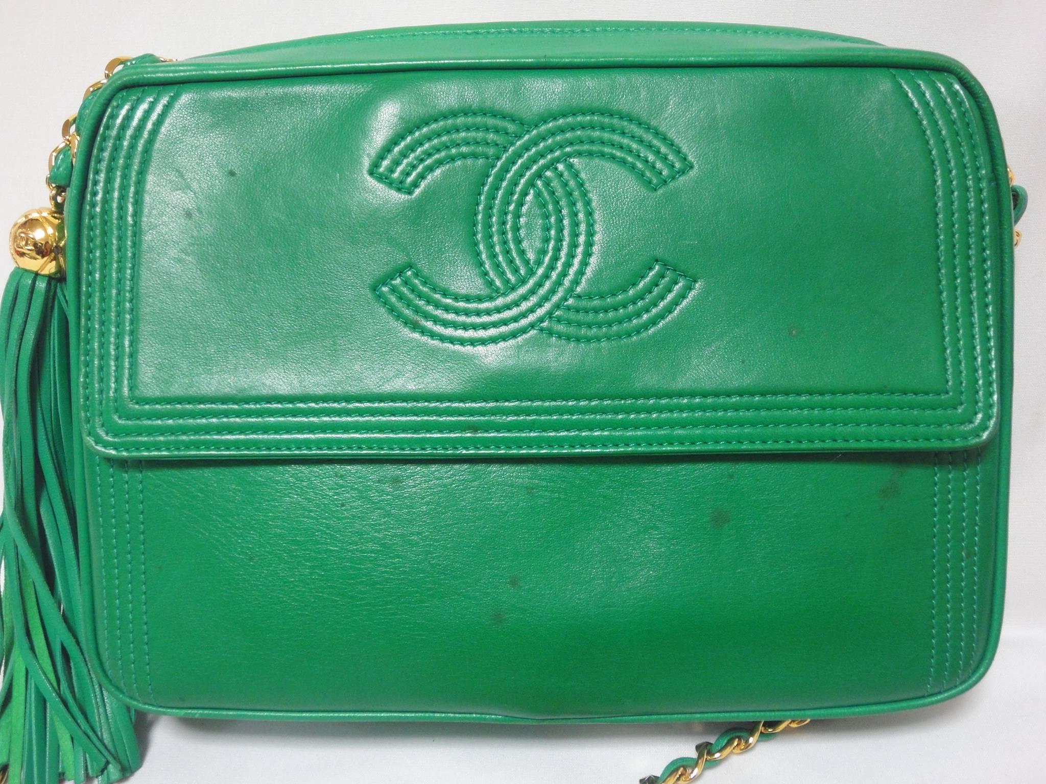 Here is another vintage piece from Chanel from the 90s, a rare green color camera bag in lambskin.
Definitely will be one of your best vintage Chanel bags for upcoming season, So chic!
If you are a vintage Chanel collector or lover, then this will
