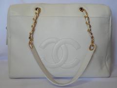 Vintage CHANEL white color caviar leather chain shoulder large tote bag