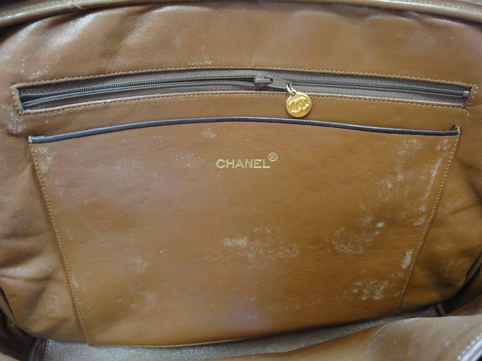 1980s Vintage CHANEL dark brown lambskin large classic bag with a mini pouch In Good Condition In Kashiwa, Chiba