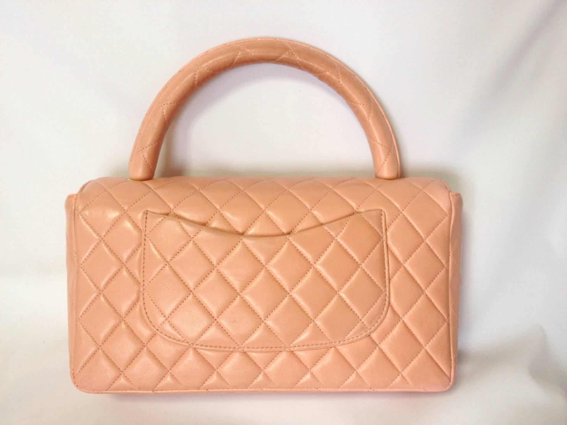 Vintage CHANEL milky pink color lambskin classic 2.55 handbag purse with gold CC In Good Condition For Sale In Kashiwa, Chiba