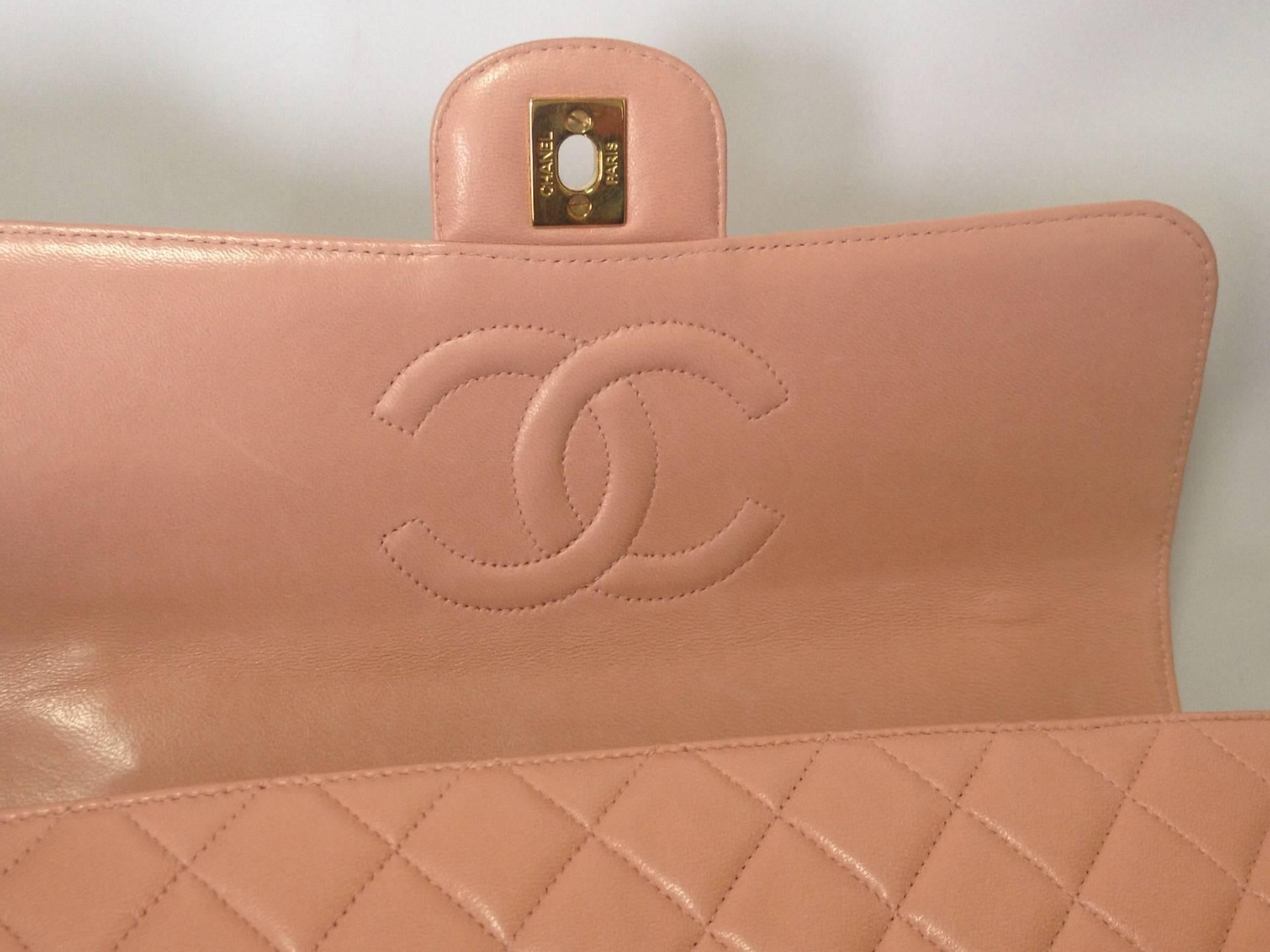 Vintage CHANEL milky pink color lambskin classic 2.55 handbag purse with gold CC For Sale 1