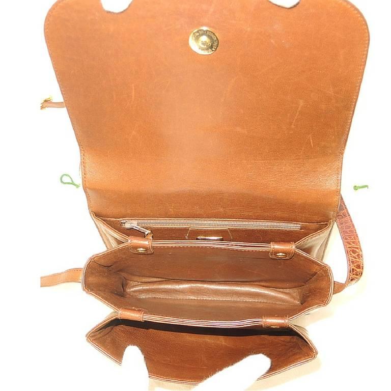 Vintage GUCCI crocodile brown leather shoulder bag with GG mark. Unisex. For Sale 1