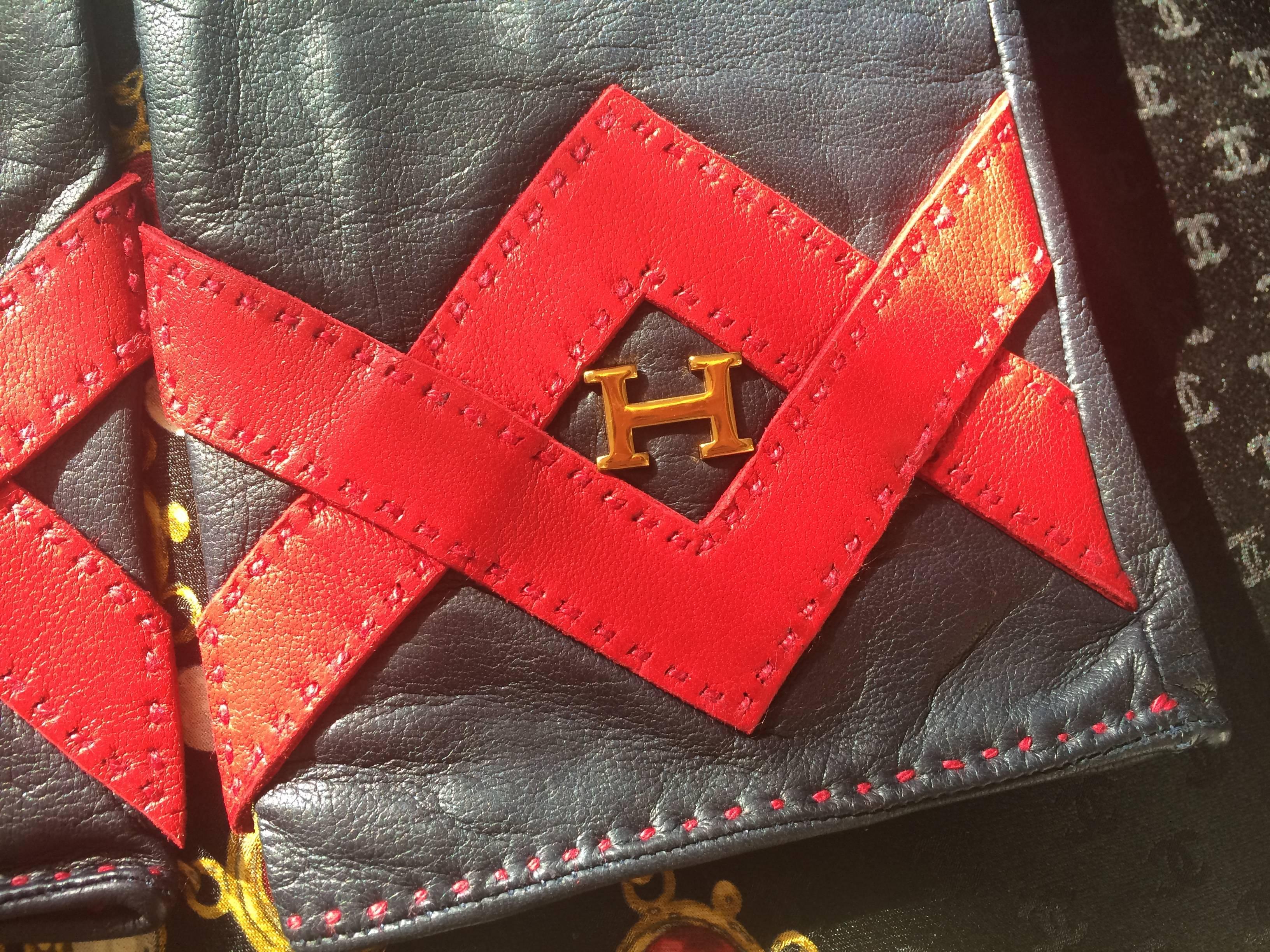 Black Vintage HERMES black lambskin gloves with golden　H logo with red triangle stitch For Sale