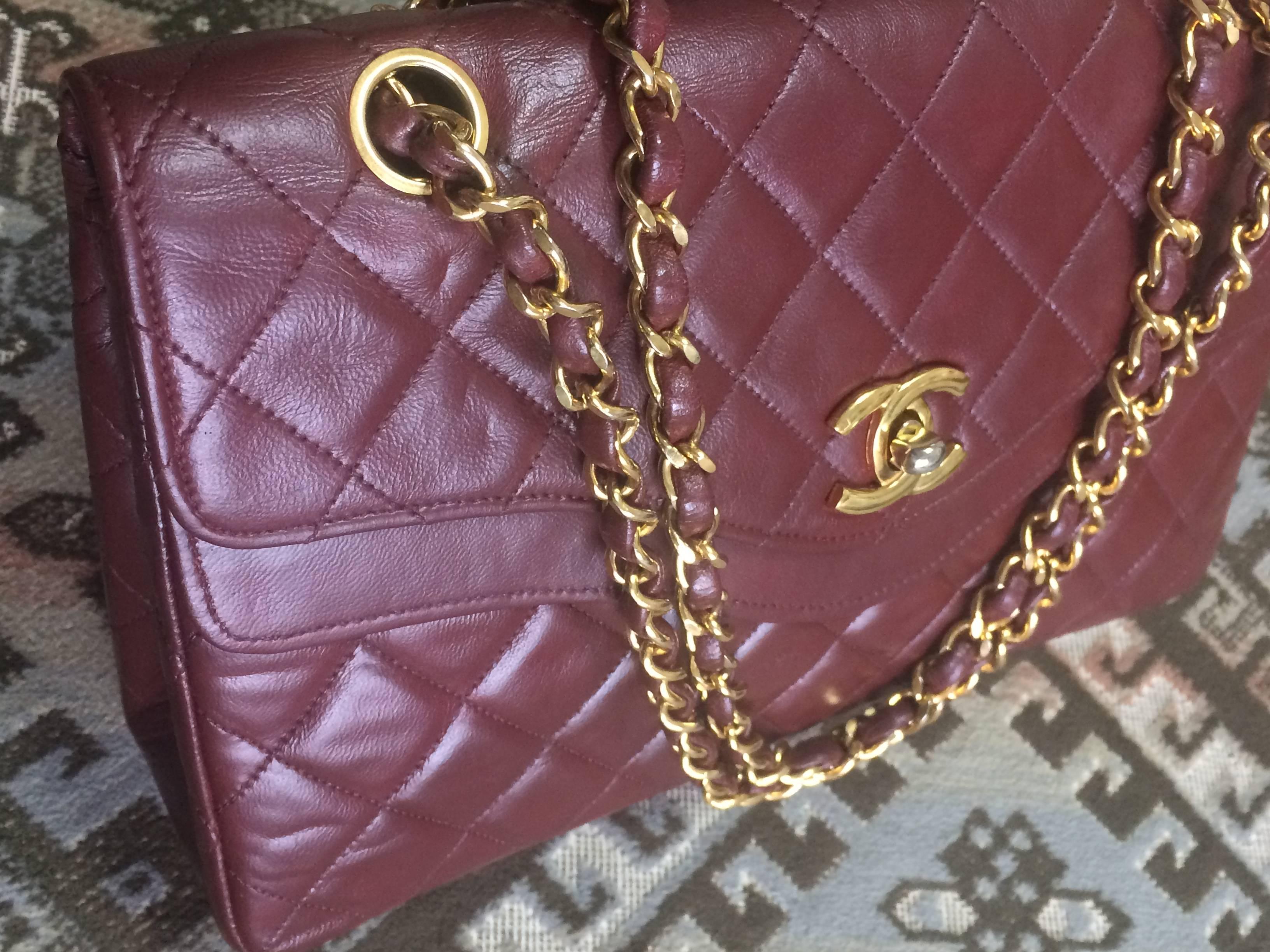 Vintage Chanel wine, bordeaux lambskin rare 2.55 double flap chain shoulder bag. In Good Condition In Kashiwa, Chiba