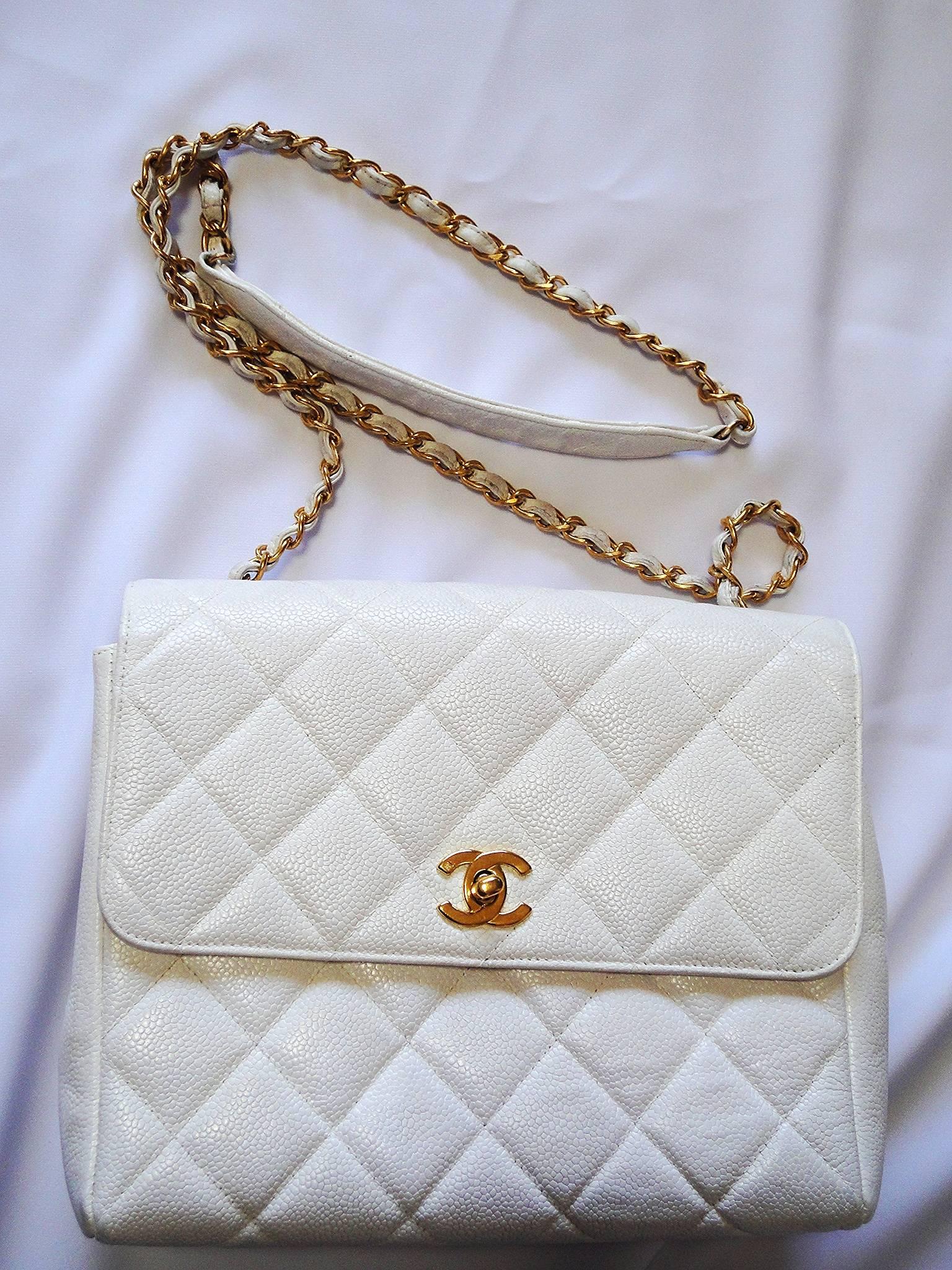 Vintage Chanel classic 2.55 white caviar leather square shape chain shoulder bag For Sale 1