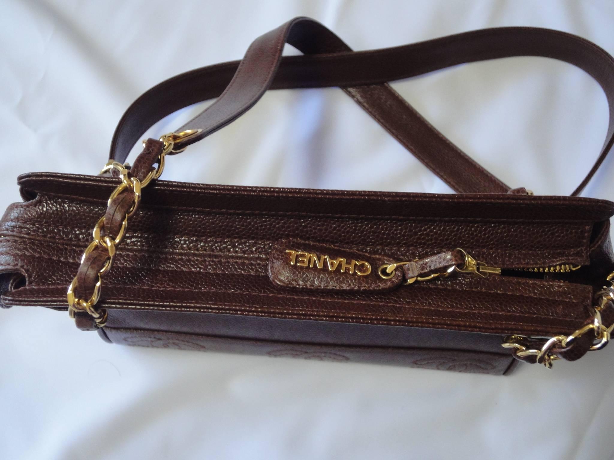 Women's MINT. Vintage CHANEL dark brown caviar shoulder bag, tote bag with CC mark. For Sale